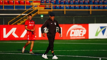 Wálter Centeno le pidió perdón a la prensa el día que firmó la salvación con San Carlos