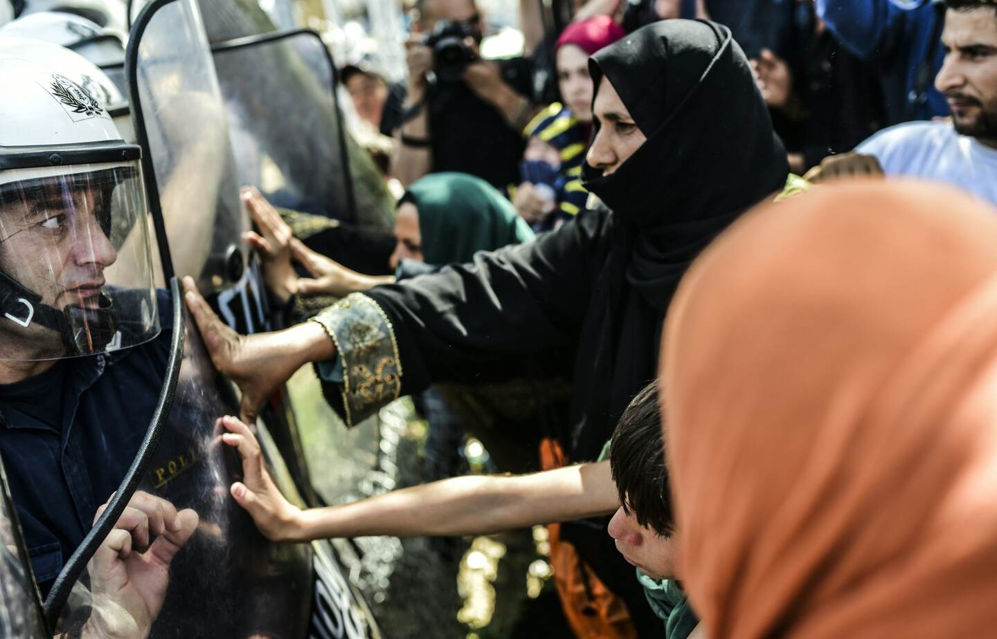 El acuerdo, firmado el 18 de marzo, prevé la expulsión a Turquía de todos los inmigrantes que entren ilegalmente en Grecia desde el 20 de marzo.