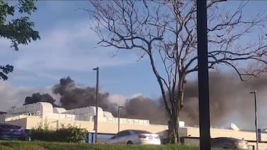 Incendio en Intel afectó 500 m² y movilizó 9 unidades de Bomberos