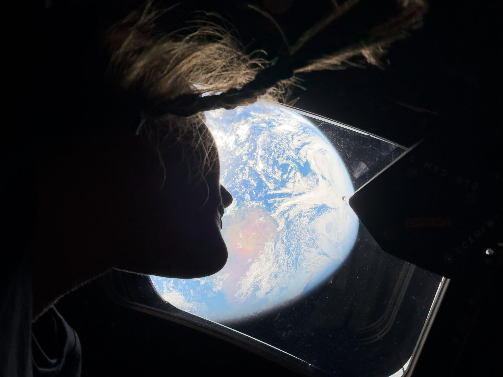 La reflexión de Christina Koch tras el apagón de comunicaciones en el lado oculto de la Luna continúa entre los momentos más emblemáticos de Artemis II.