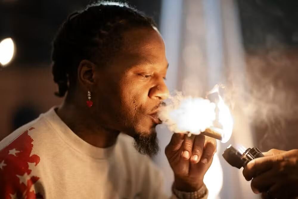 Adam "Pacman" Jones, exjugador de la NFL, en una entrevista donde confiesa cómo eludió los controles antidopaje de la liga al no usar su propia muestra de orina.