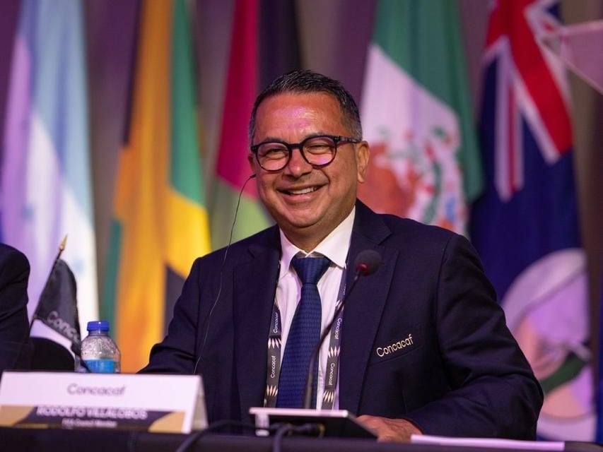Rodolfo Villalobos fue vicepresidente de Concacaf y, actualmente, funge como representante de esta confederación en el consejo directivo de FIFA.