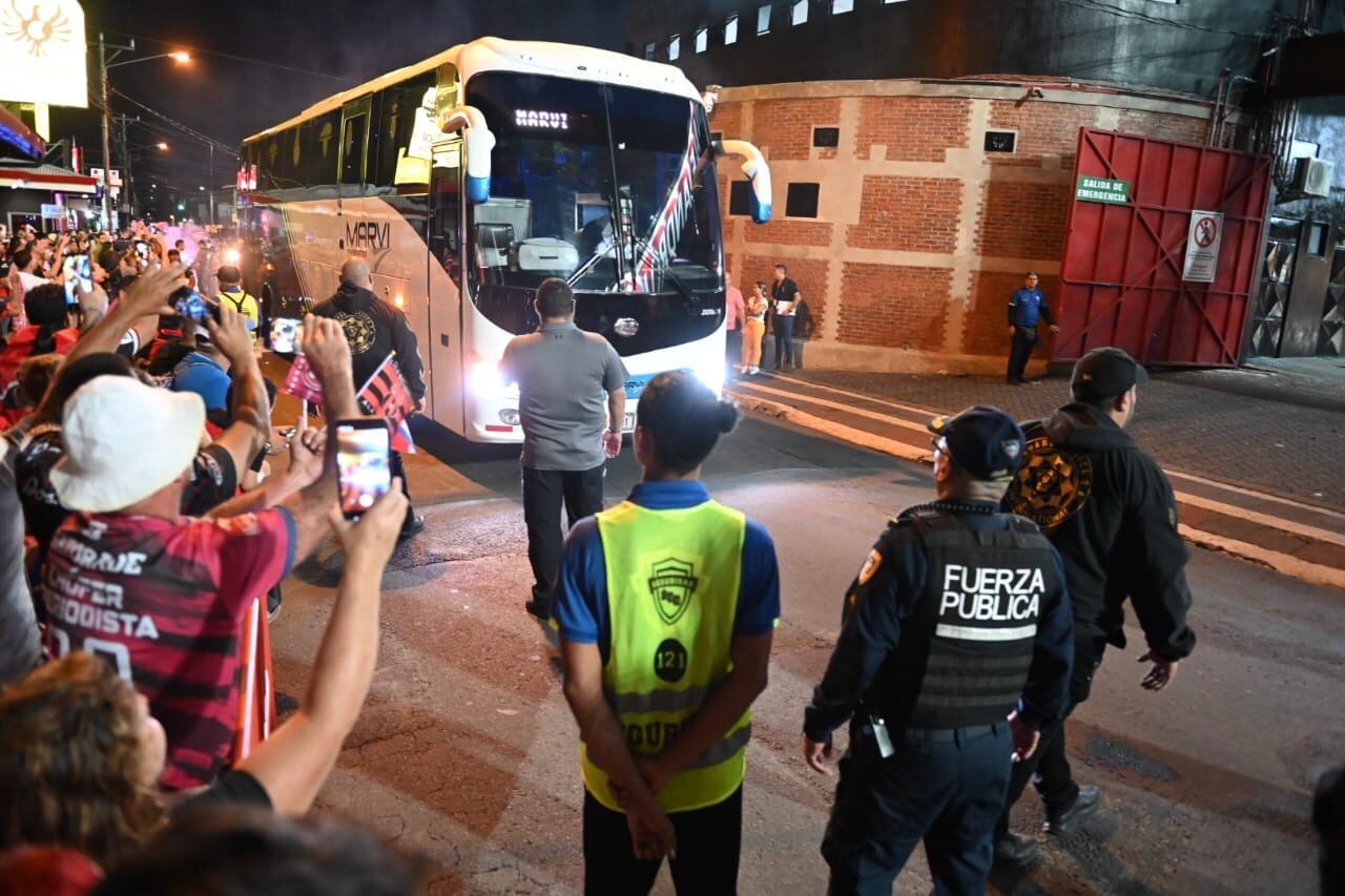 22/05/2024/ Juego entre Liga Deportiva Alajuelense vs Saprissa por el partido de ida por la final de l Liga Promerica en el estadio Alejandro Morera Soto / Foto Albert Marín