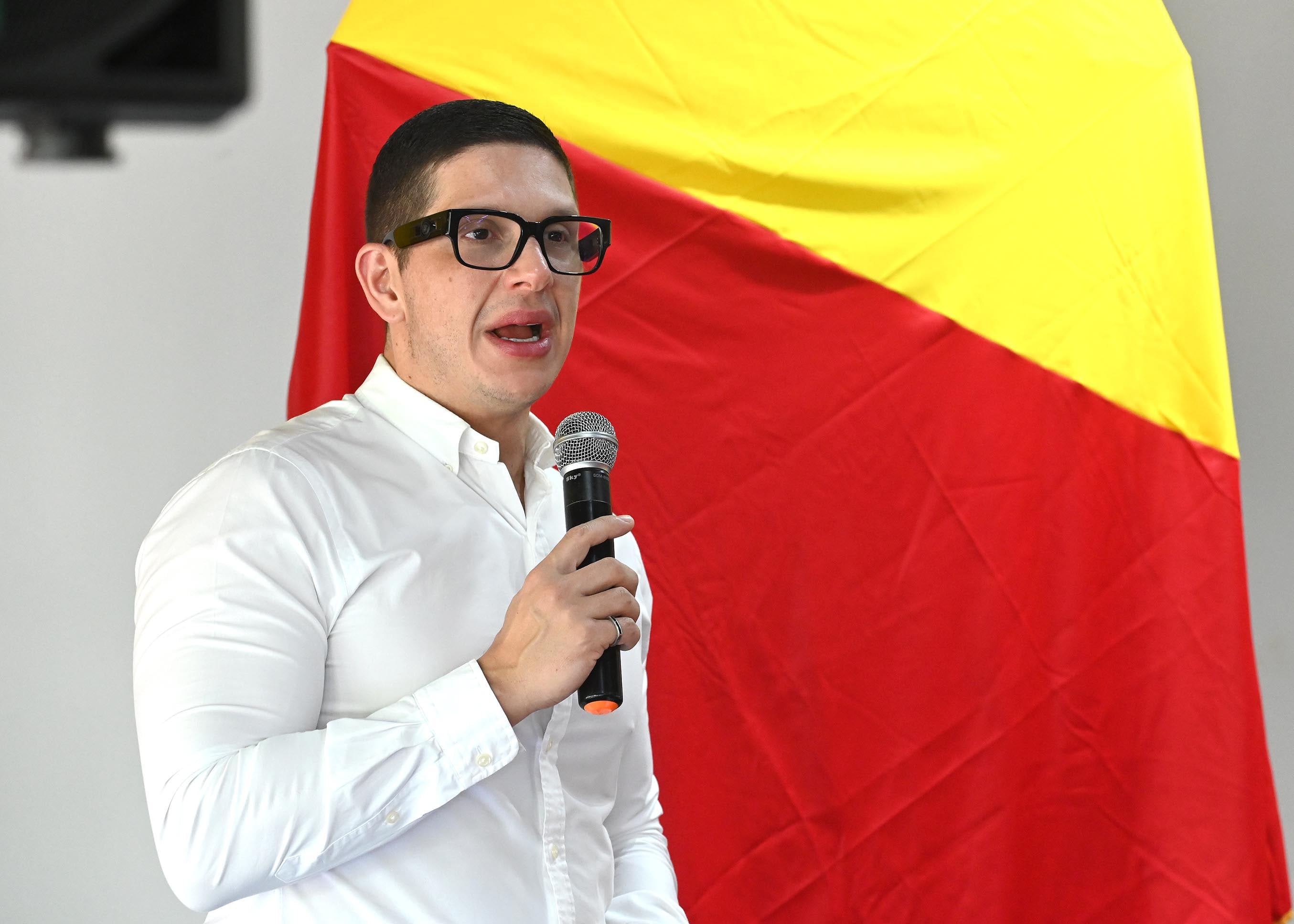 26 de julio del 2025. Colegio de Ingenieros Agrónomos en Moravia. 09:30 hrs. Asamblea del partidio Acción Ciudadana en la cual se ratifica como candidata a la presidencia de la República a Claudia Dobles, ex primera dama de la República y esposa del expresidente Carlos Alvarado. En la foto: Dirigentes y seguidores del partido apoyaron la candidatura de Dobles y ésta se mostró muy agradecida durante su discurso. Fabián Solano, presidente del partido. Foto: Albert Marín.