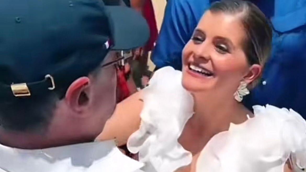 Laura Fernández saluda al mandatario Rodrigo Chaves en los actos de celebración por el Día de la Persona Negra, 31 de agosto, en Limón.