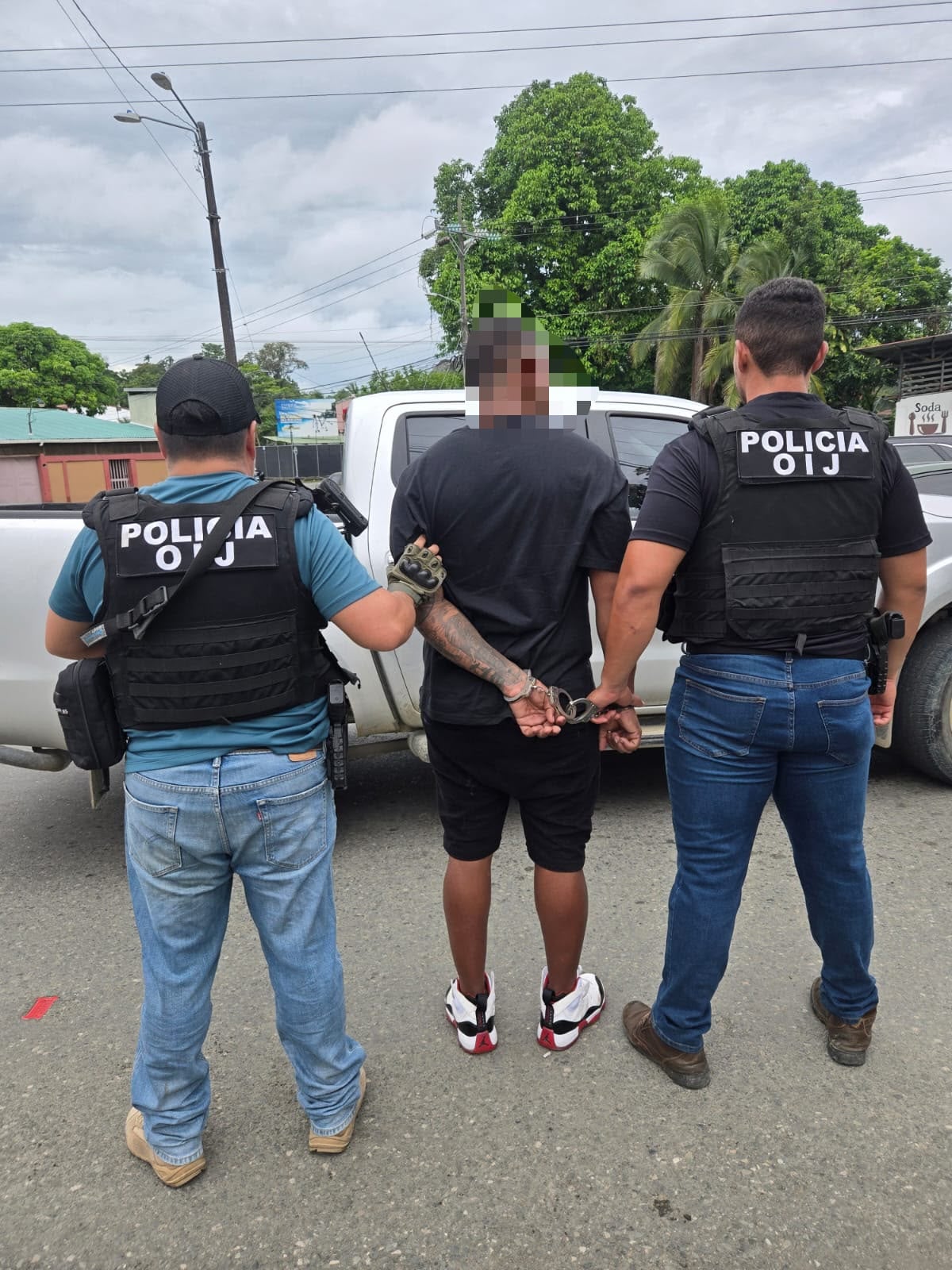 OIJ captura a hombre con 93 paquetes de cocaína en ruta 32 tras denuncia