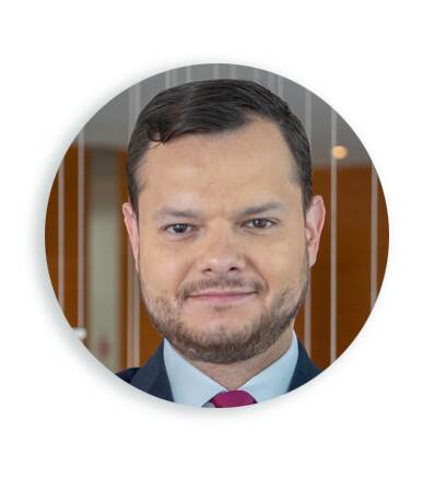 Columnista escritor de "De Frente"