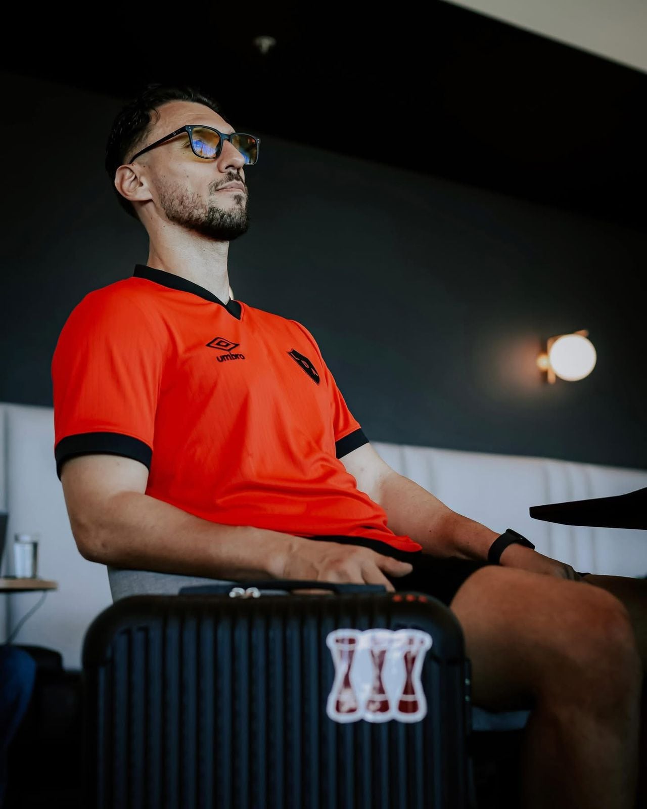 Washington Ortega a la espera de la salida del viaje de Alajuelense a Los Angeles, donde se jugará el primer juego de los manudos por la Copa de Campeones de la Concacaf.