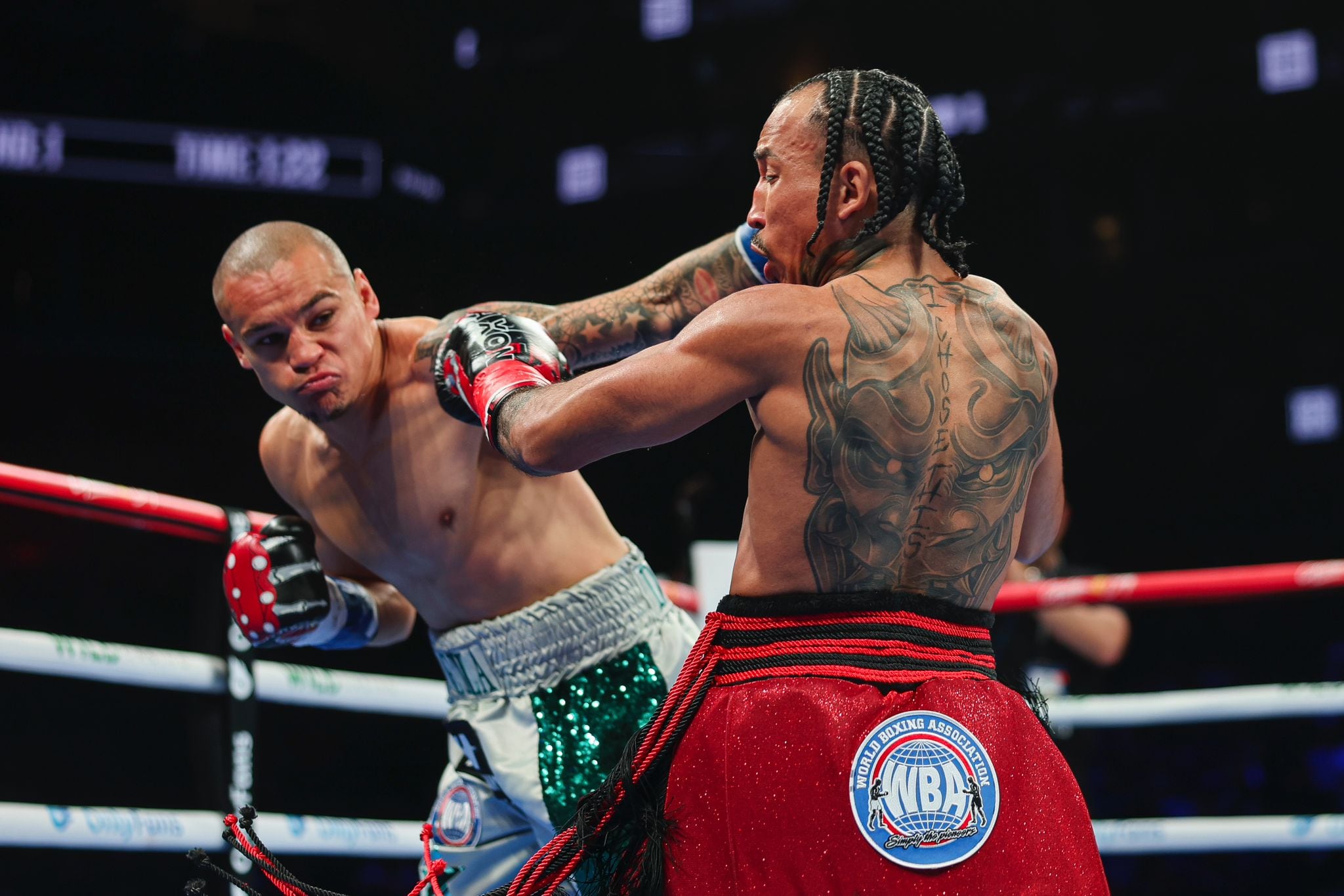 David Jiménez mantuvo su alta intensidad durante todo el combate.