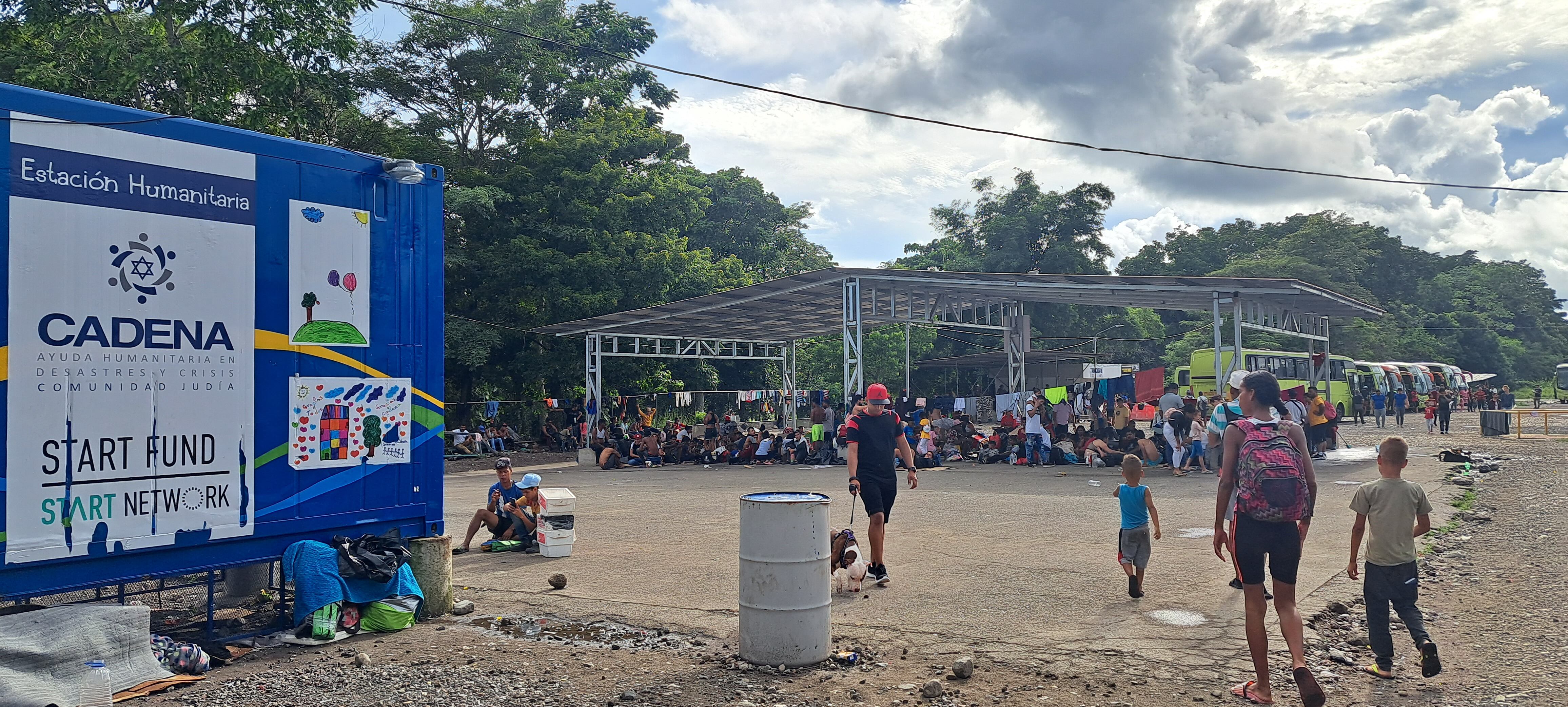 Decenas de familias se mantienen en el albergue de Paso Canoas a la espera de reunir dinero para seguir su camino. Foto: Patricia Recio