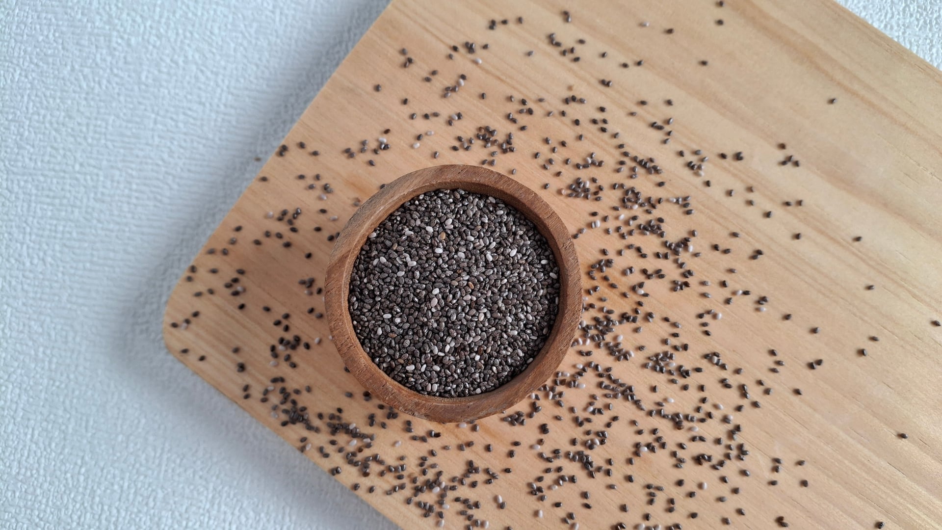 Especialistas detallan qué personas deben evitar la chía por su alto contenido de fibra y posibles efectos adversos.