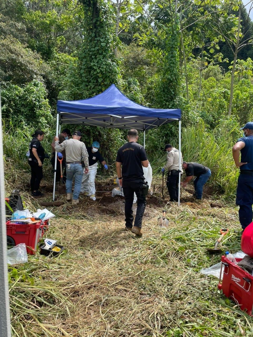 El cuerpo del joven carnicero fue ubicado en una fosa en un lote frente al INA de Turrialba.