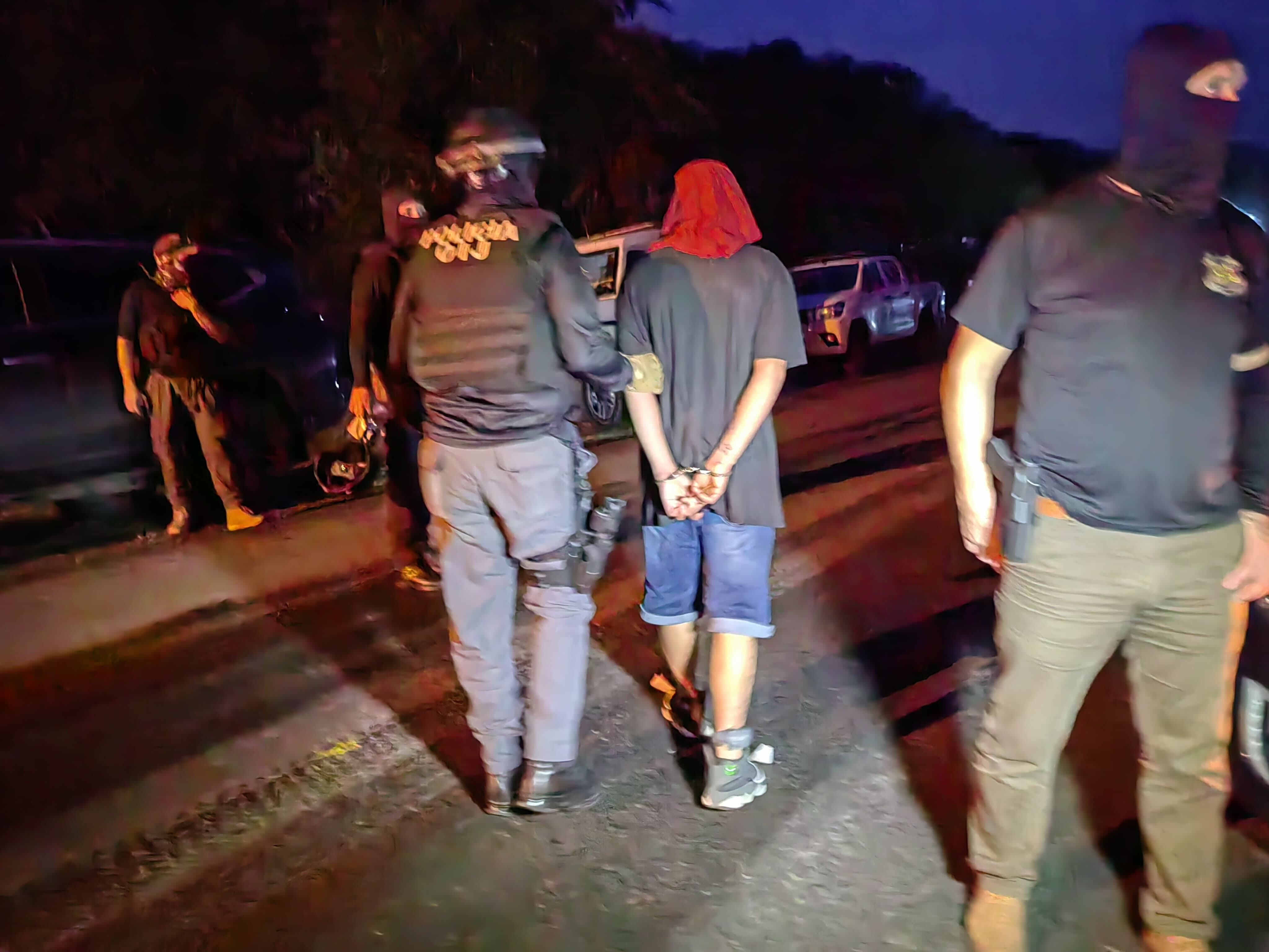El sospechoso detenido fue llevado por agentes del OIJ la madrugada de este viernes. Fotografía: