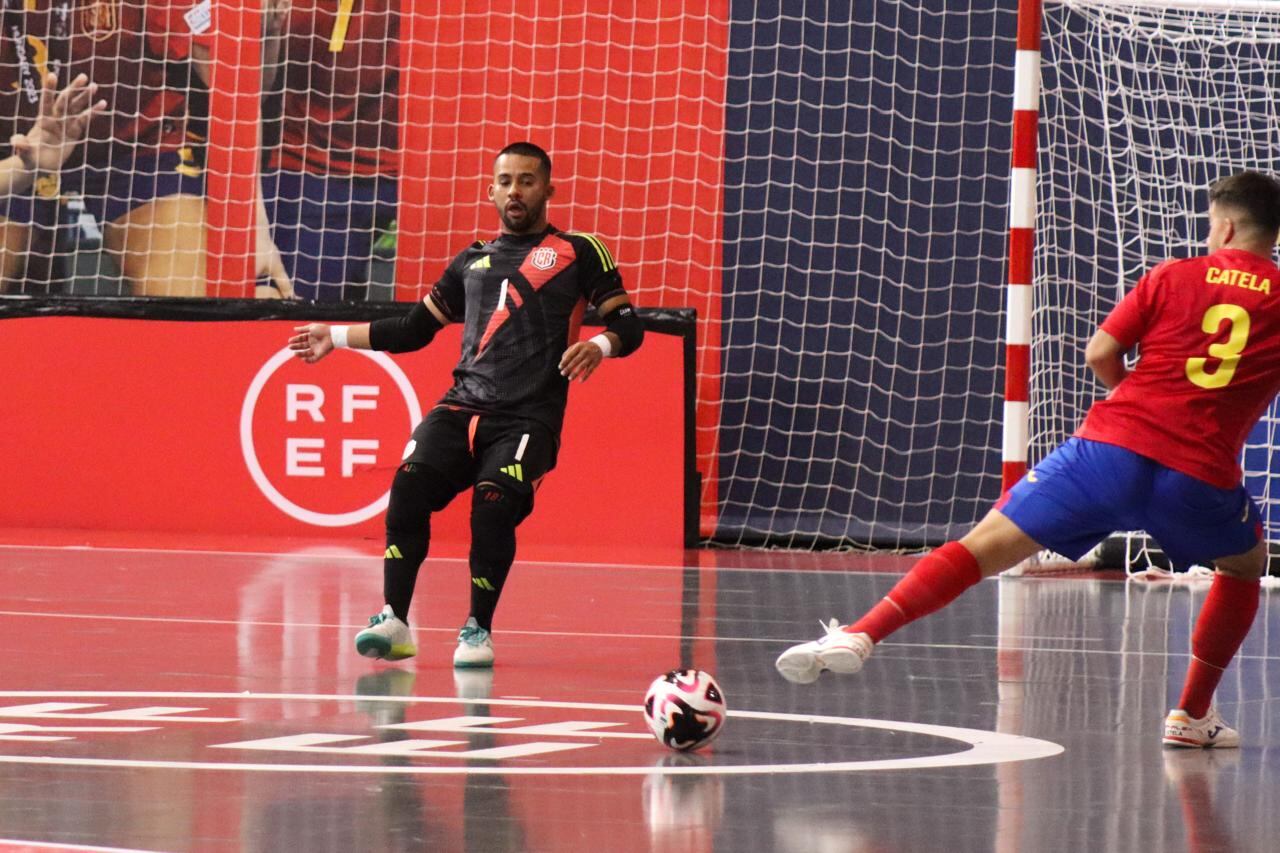 La Selección de Costa Rica de Fútbol Sala se vio ampliamente superada por España. Fotografía: FCRF