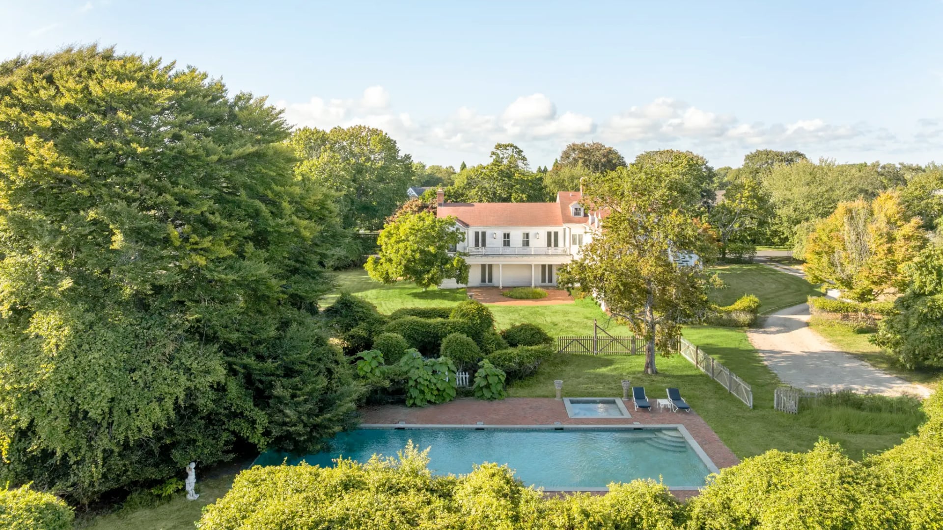 La lujosa propiedad de Seymour Stein, impulsor de Madonna y Los Ramones, se ofrece en $15 millones en Nueva York.