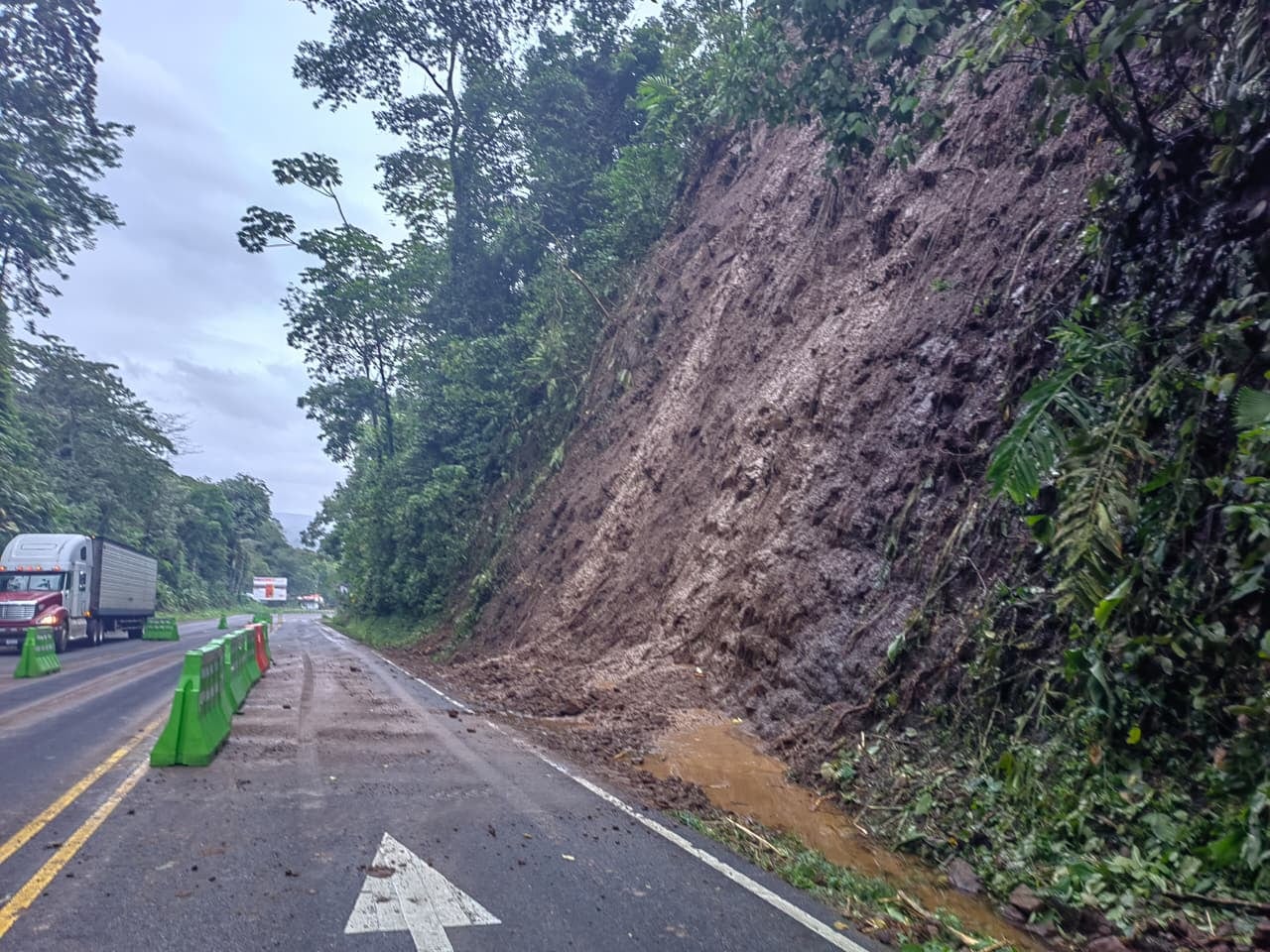 MOPT cierra de nuevo la ruta 32.