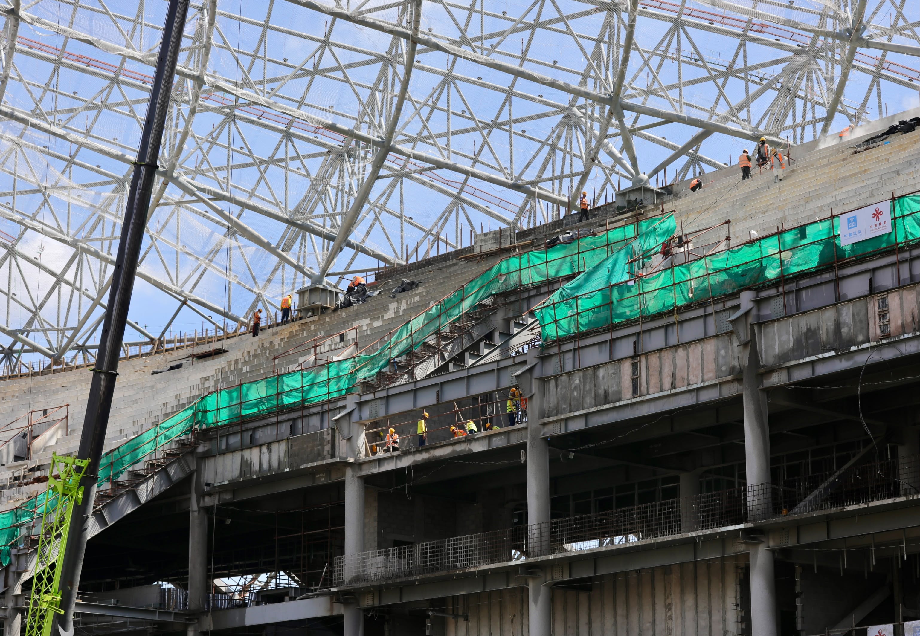 Los trabajos continúan en el nuevo Estadio Nacional de El Salvador.