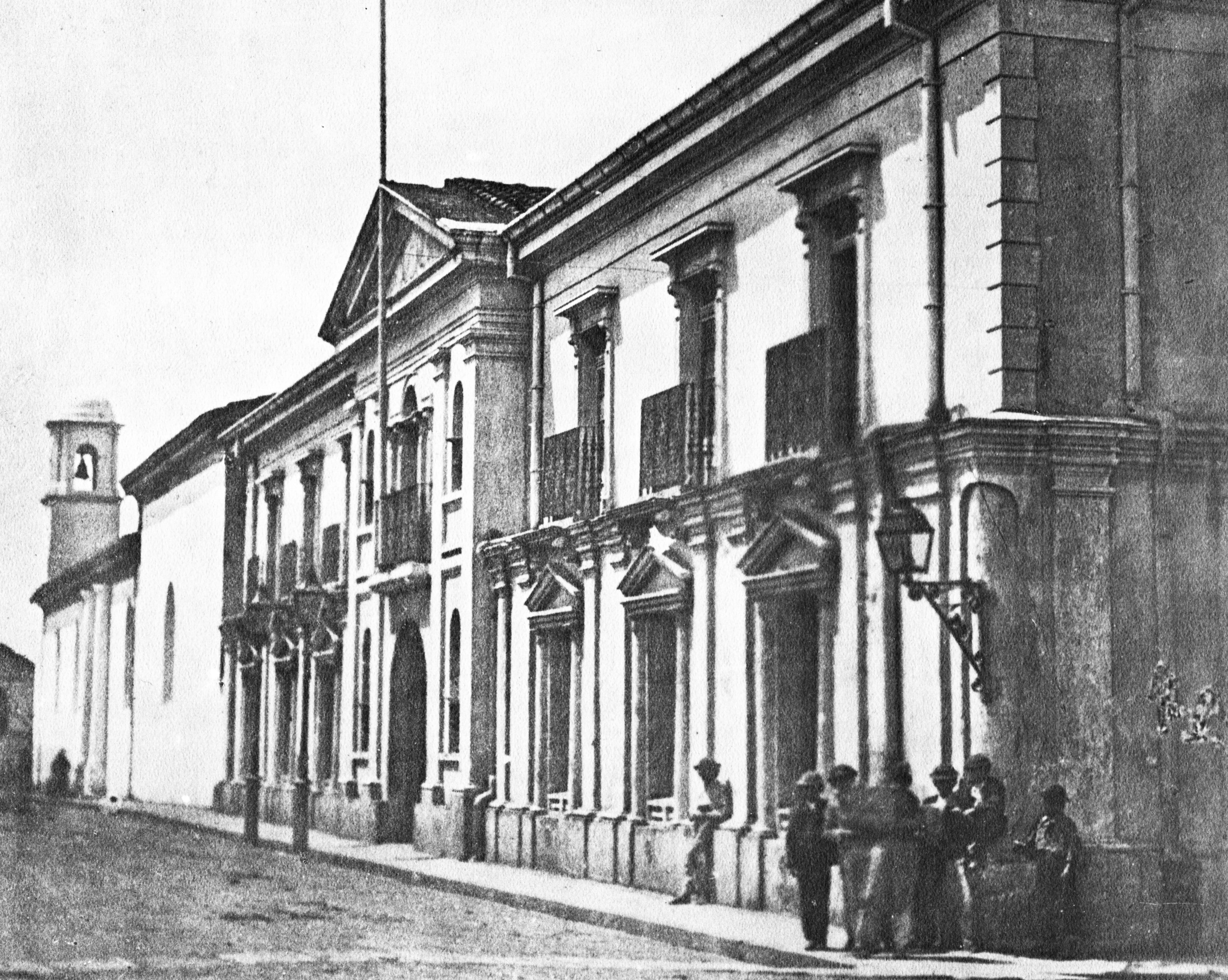 El Palacio Nacional, ubicado en la esquina noroeste de avenida Central y calle 2, hacia 1871.