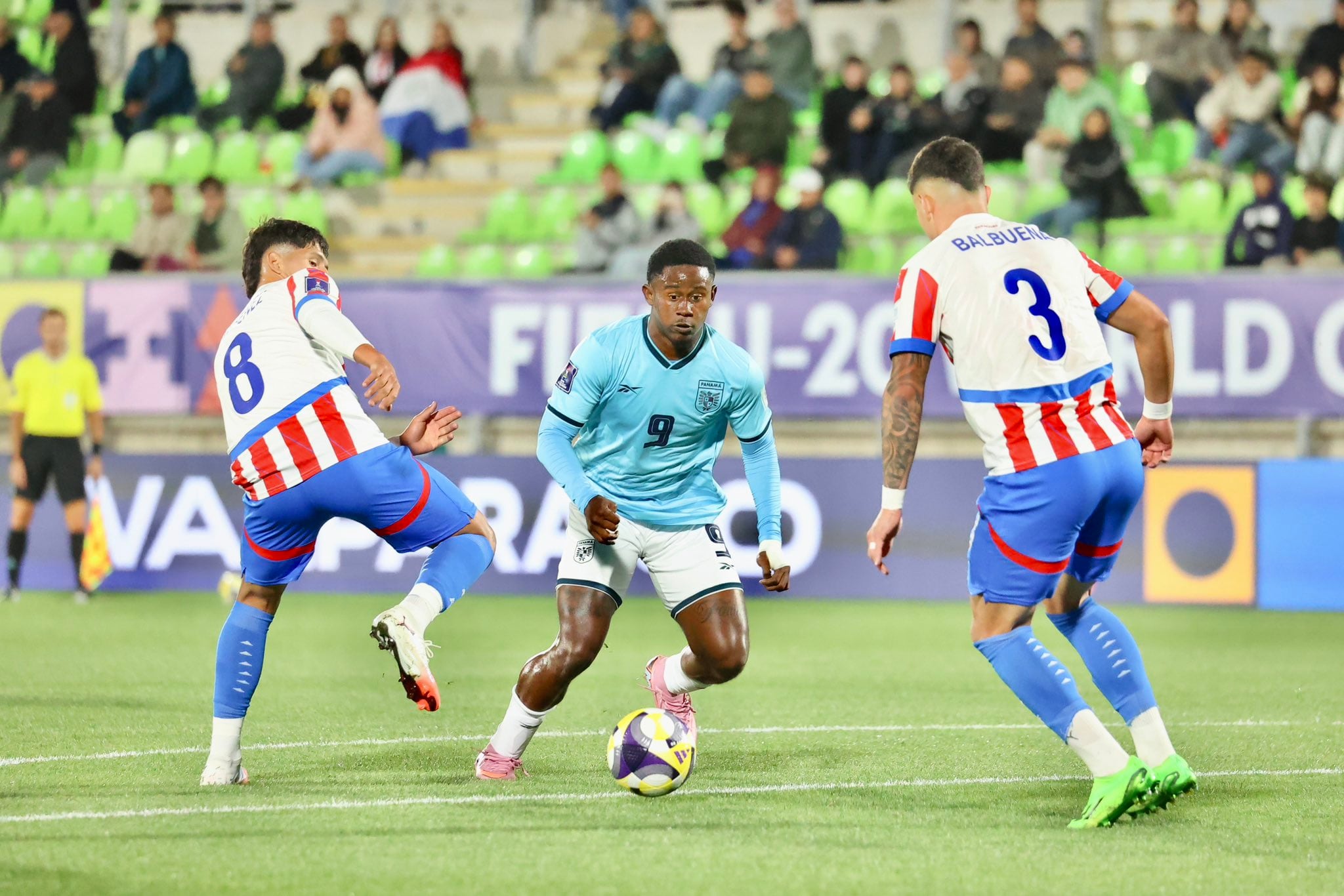 Gustavo Herrera debutó con Panamá en el mundial sub-20 con una derrota ante Paraguay.