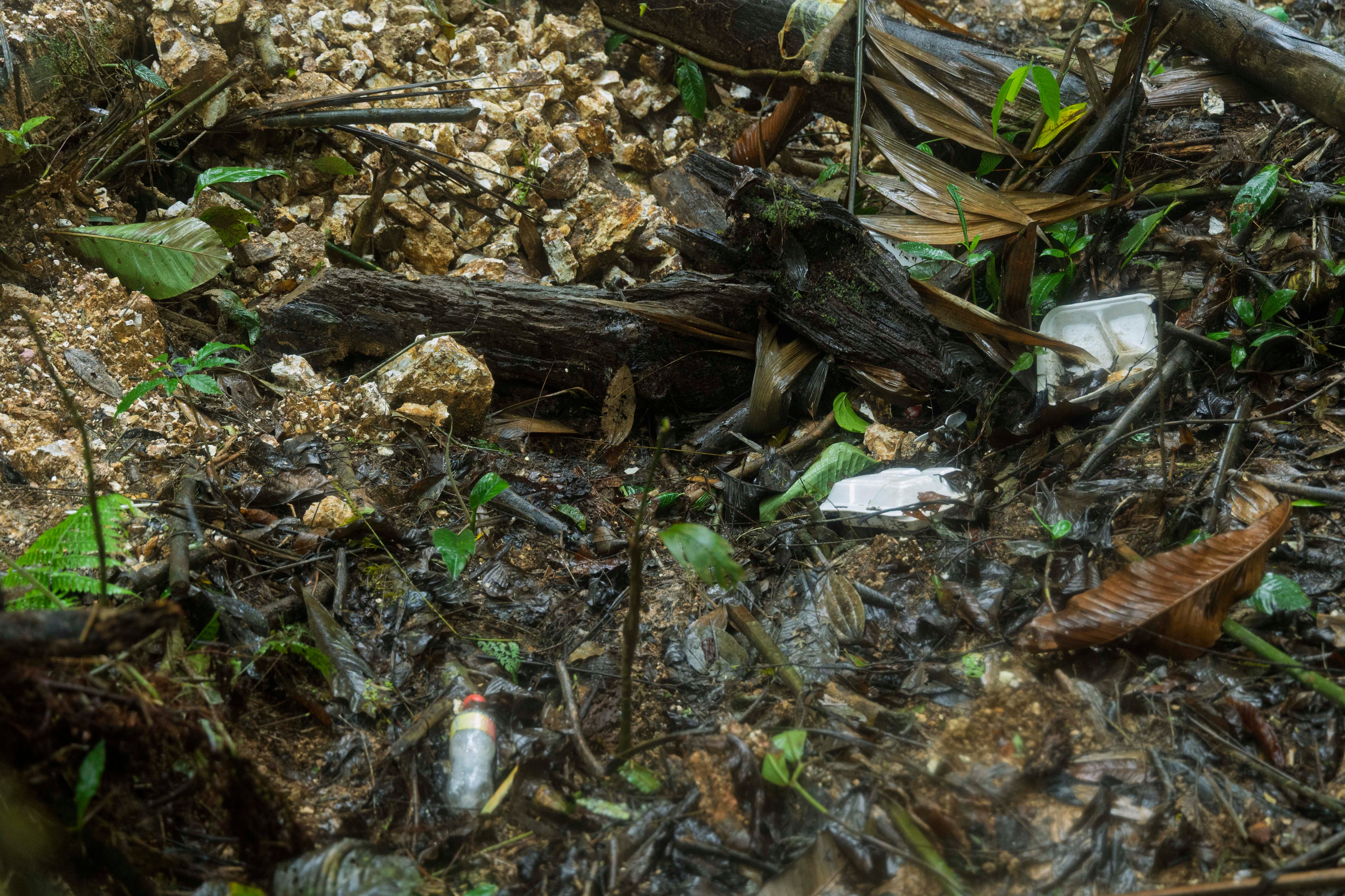 Túneles de extracción ilegal de 20 a 30 metros de profundidad en el cerro Conchudita.