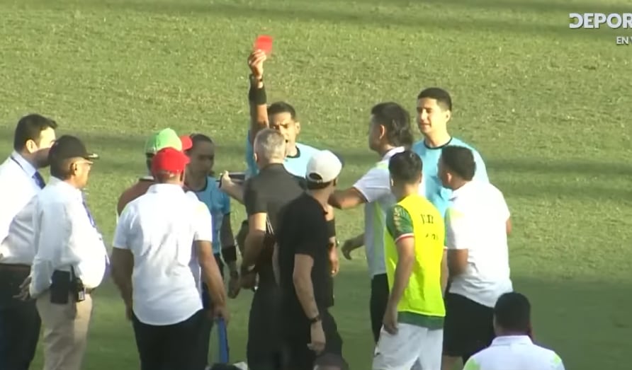 Real España vs. Marathon
Pablo Lavallén
Entrenador Marathon
Enseñó celular al árbitro
24 de marzo del 2026
Reproduccion video Deportes TVC de Honduras.