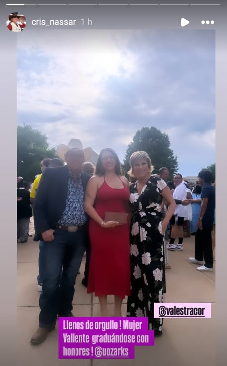 Cristiana Nassar junto a Luis y Valeria Estrada.