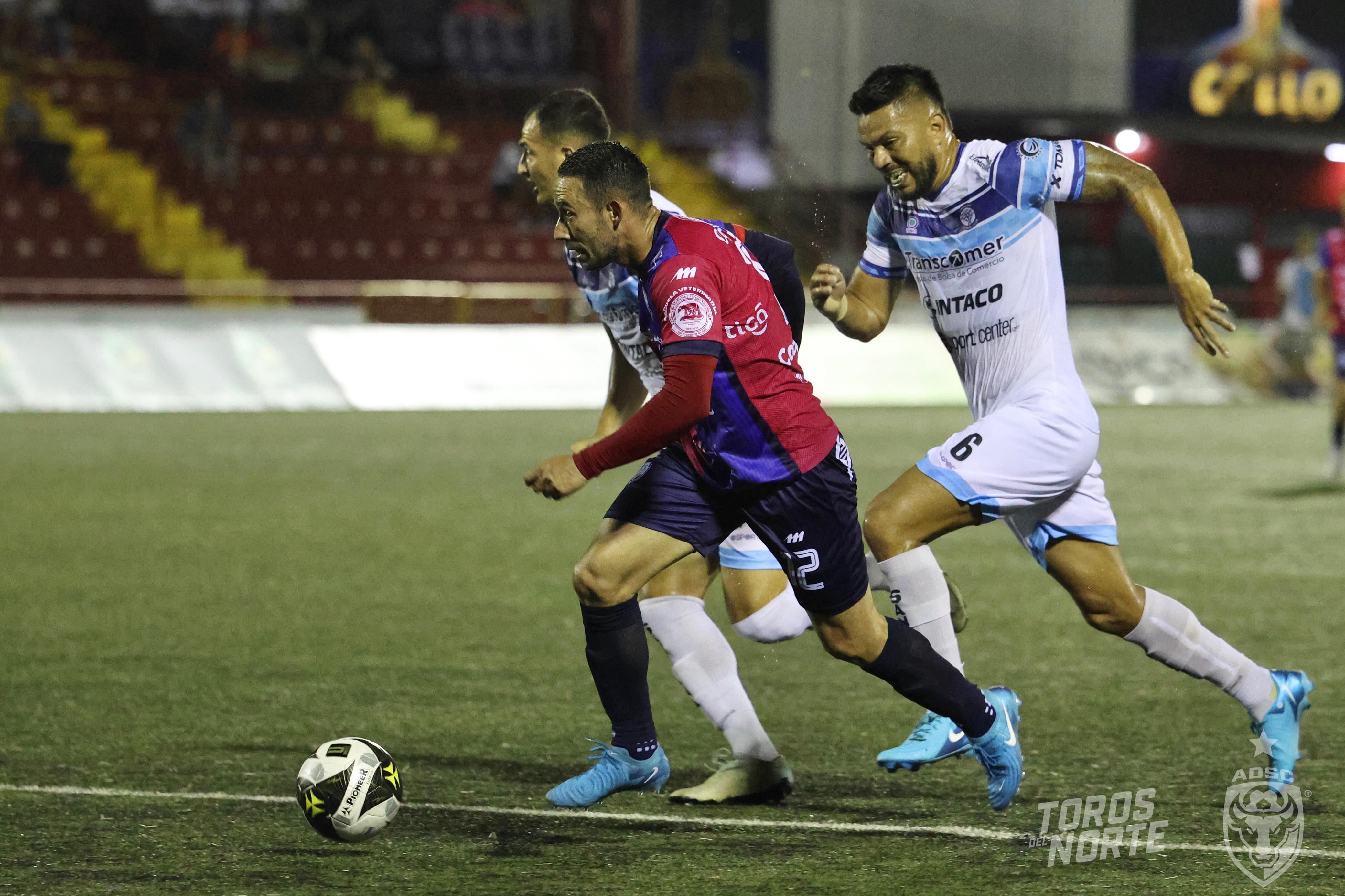 San Carlos - Santa Ana. Estadio Ebal Rodríguez. Prensa San Carlos.