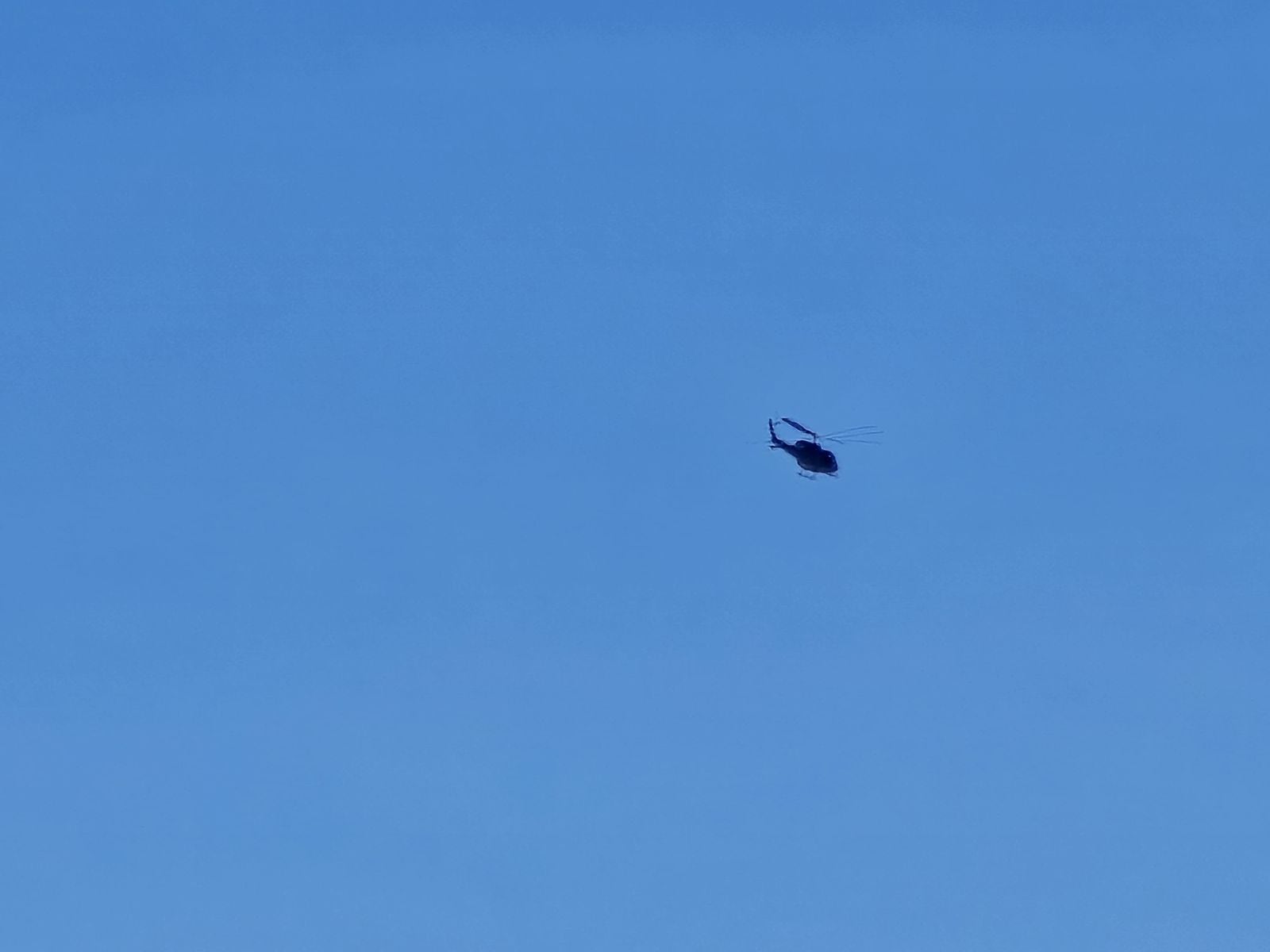 Helicópteros sobrevolando sorprendieron a vecinos de San José este miércoles.
