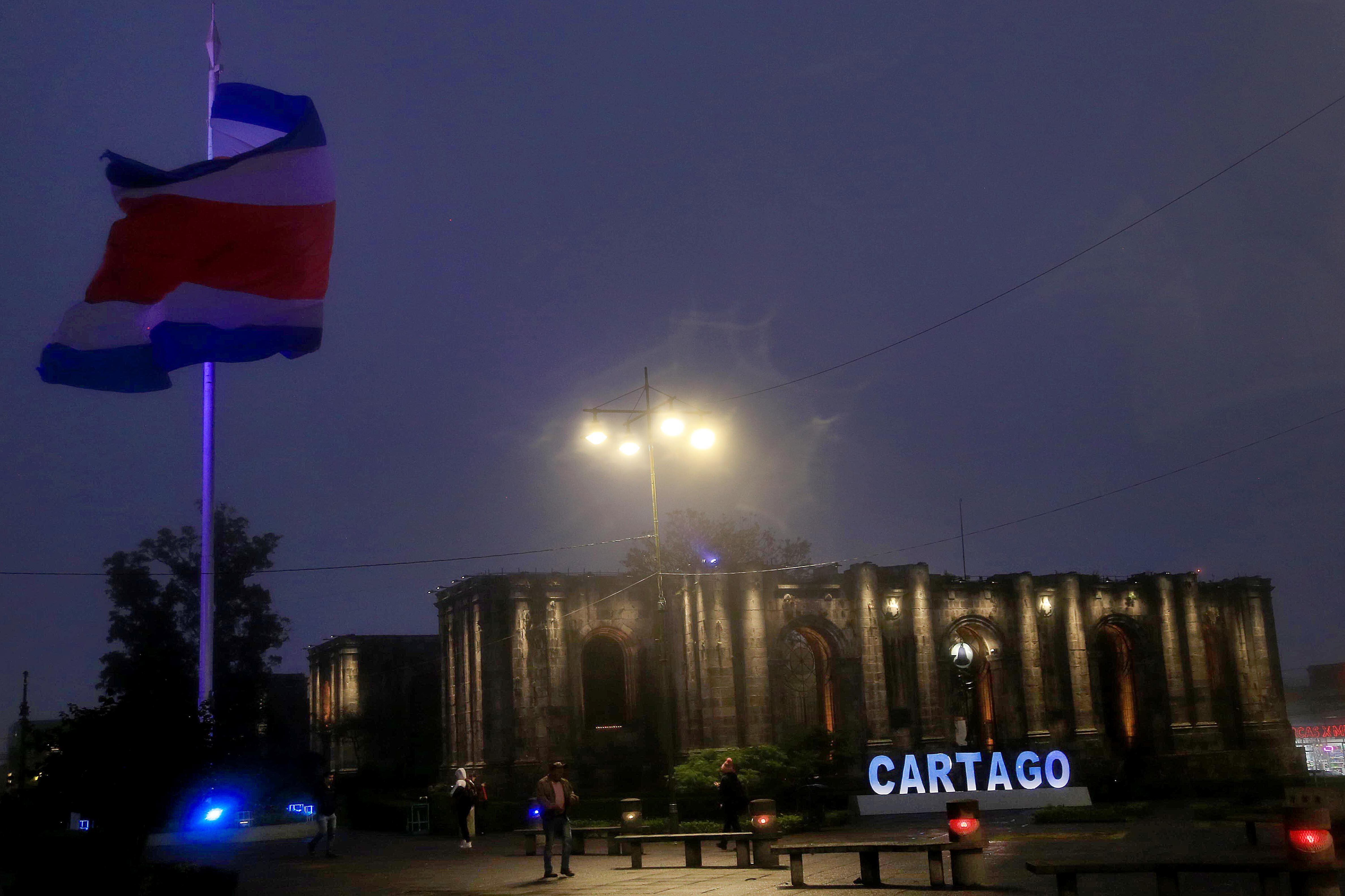 20/02/2024 Cartago. La neblina y el frío reina en la Ciudad de las Brumas. Las bajas temperaturas y fuerte viento las genera el empuje frío que atraviesa el país. Foto: Rafael Pacheco Granados