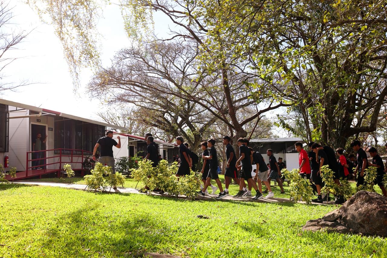 Los cachorros de Liga Deportiva Alajuelense saben que estudiar es indispensable para ser parte de las divisiones menores del club.