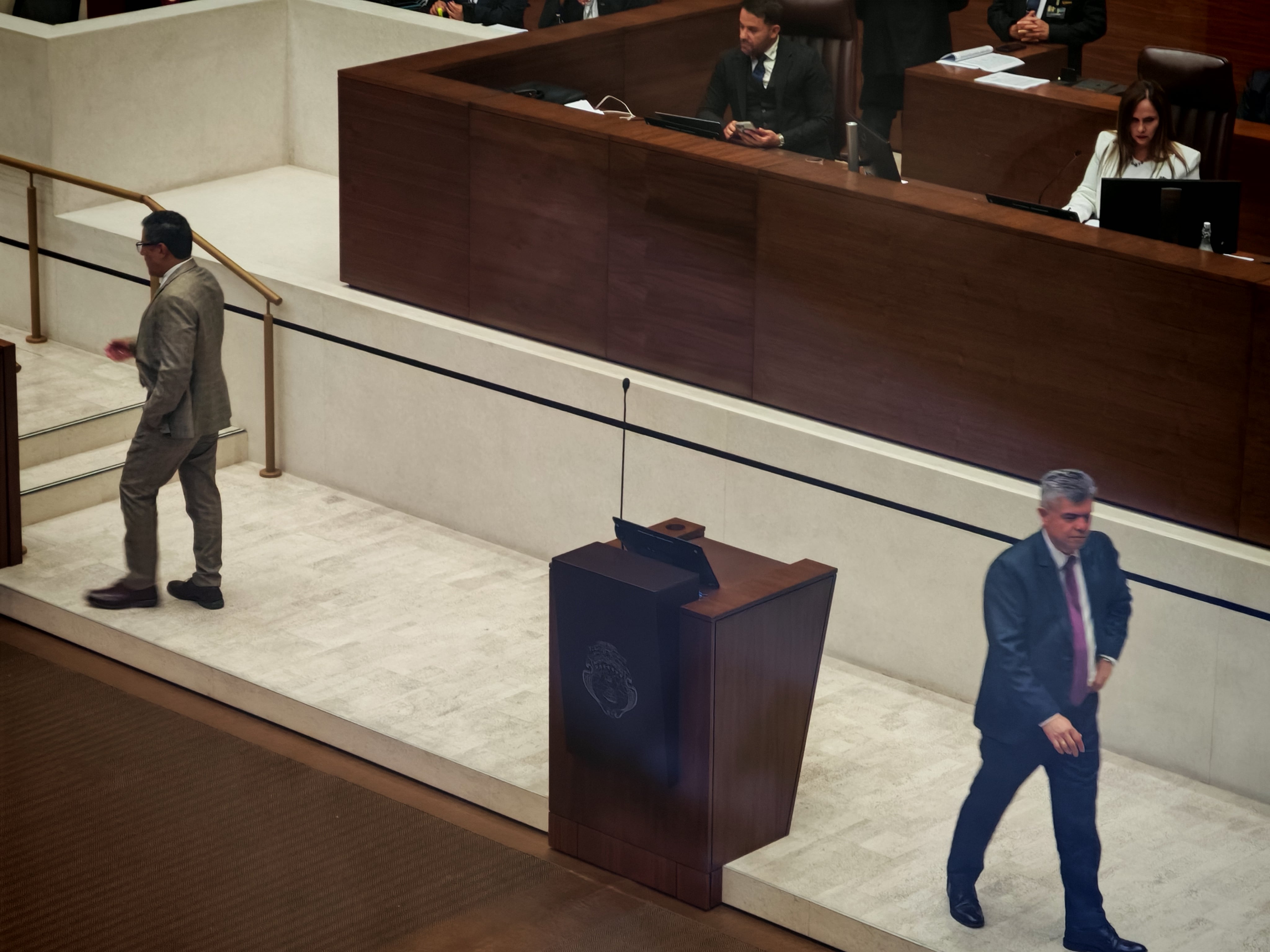 Diputados en el plenario legislativo