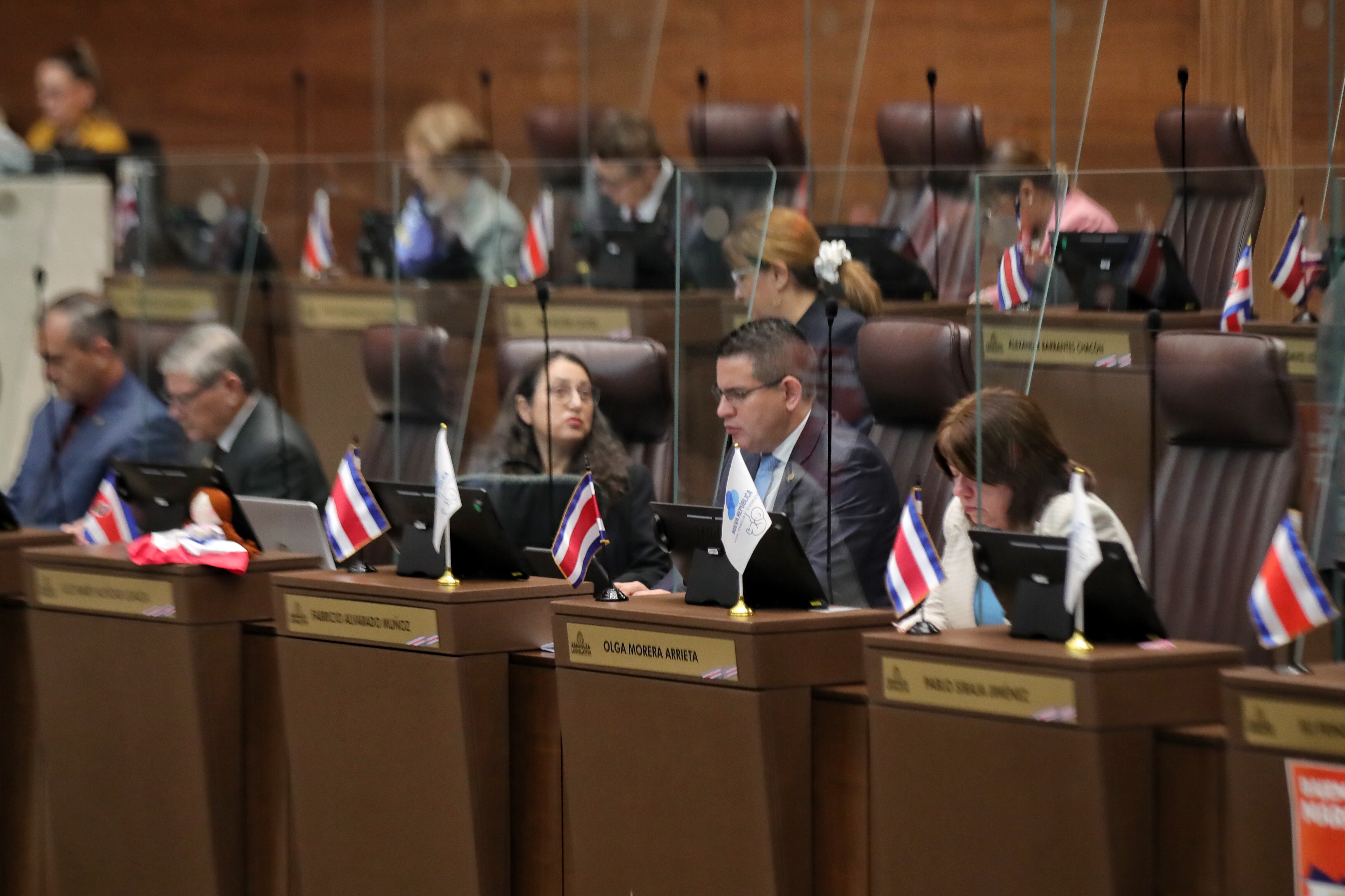 28/09/2023/ Diputados durante Sesión para votar proyecto sobre rebajo del Marchamo / foto: John Durán