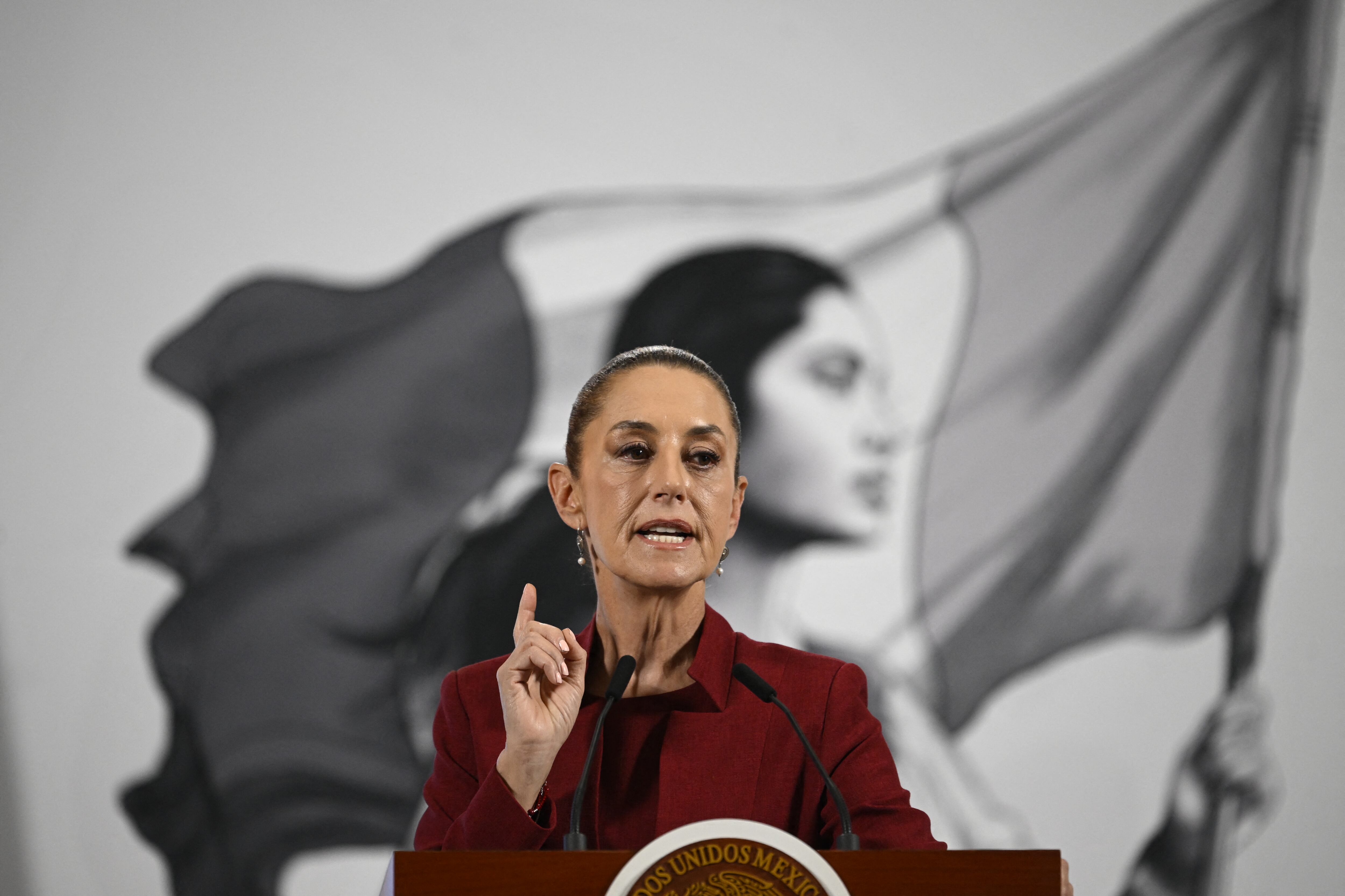 Claudia Sheinbaum, presidenta de México, dijo que implementarán un plan integral para enfrentar los nuevos aranceles que anunciará el gobierno de Estados Unidos.