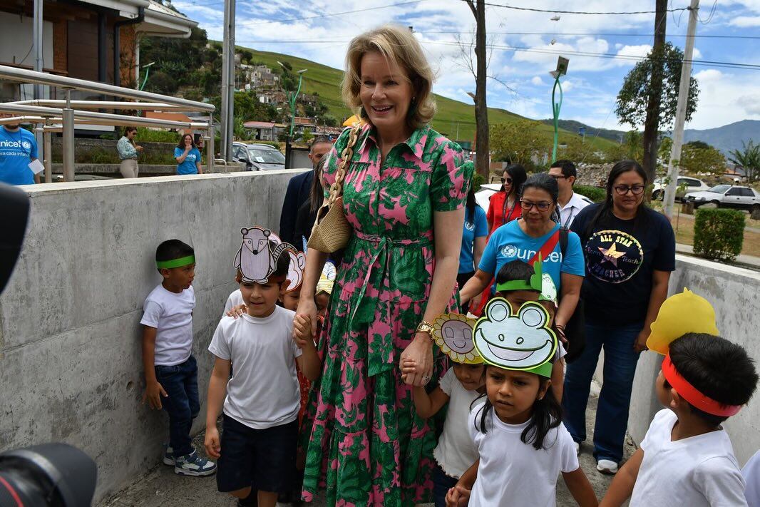 En Tirrases de Curridabat, la reina Matilde de Bélgica visitó el CECUDI y el Centro de Desarrollo Humano La Cometa.