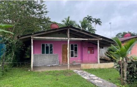 Casa en Alajuela: Propiedad de 98,9 m² en Guatuso, con corredor, sala, cocina, 2 dormitorios y baño. Ubicada en zona tranquila. Precio: ¢8.385.078.