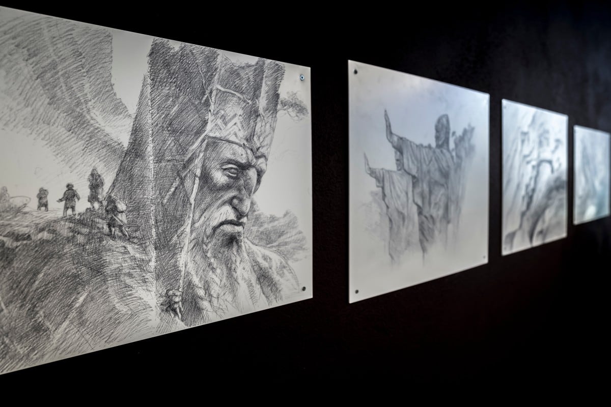 John Howe ha trabajado en el desarrollo conceptual de las películas basadas en las obras de J.R.R. Tolkien.