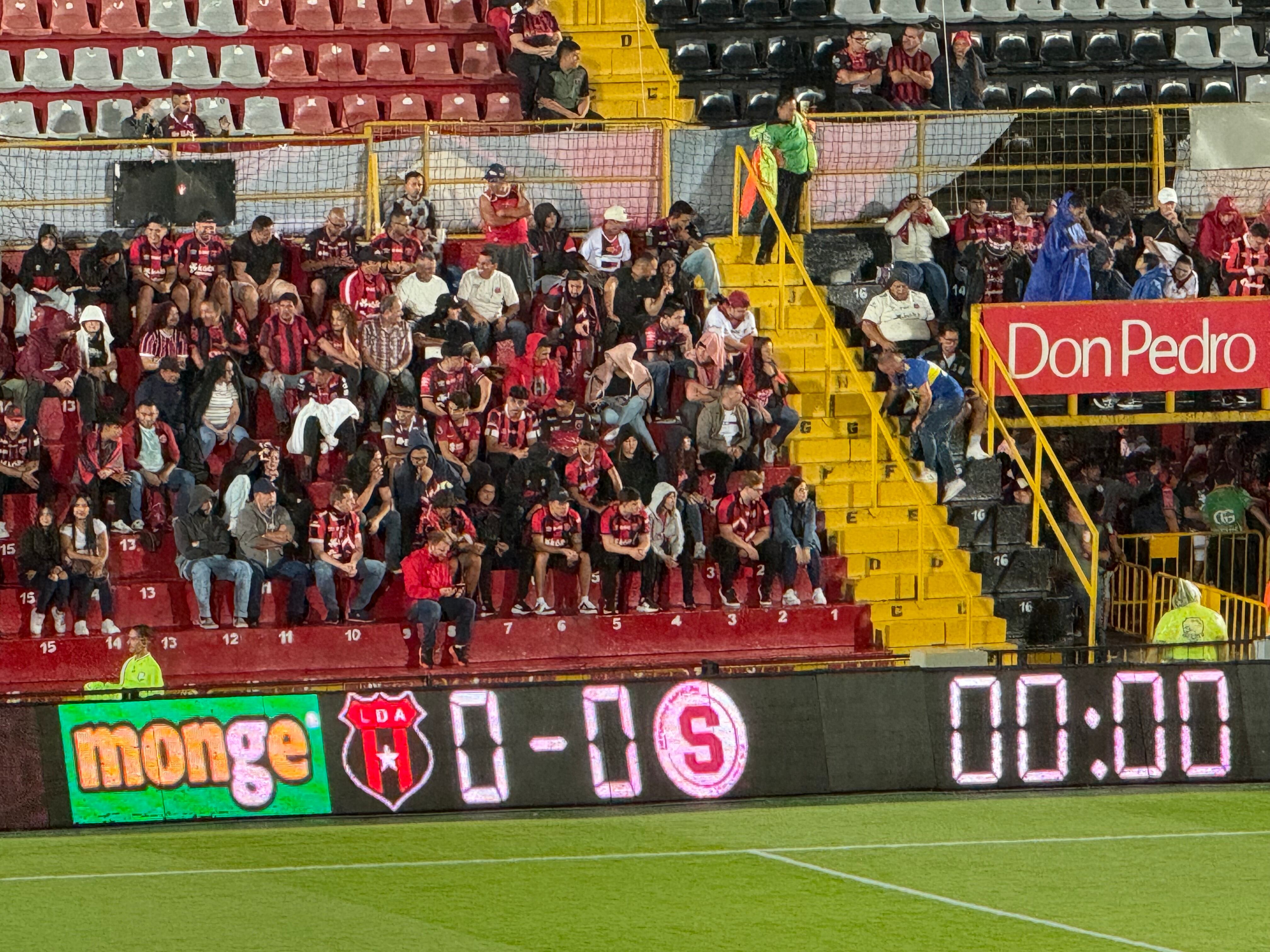 Existe mucha expectativa sobre el clásico nacional de este 21 de abril entre Liga Deportiva Alajuelense y Saprissa.