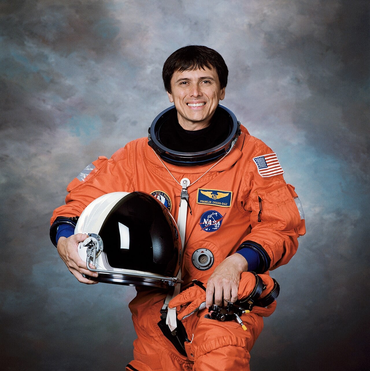 Franklin Chang-Díaz, astronauta costarricense-estadounidense de la NASA, participó en siete misiones del transbordador espacial entre 1986 y 2002.
