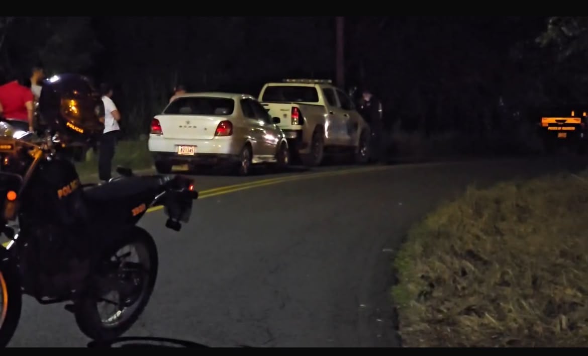 El vehículo donde iba don Manuel Baltodano era conducido por un compañero de trabajo, quien se habría asustado al ver un retén policial ya que carece de licencia de conducir. La persecución tras las que perdió la vida Baltodano ocurrió en Mansión de Nicoya.