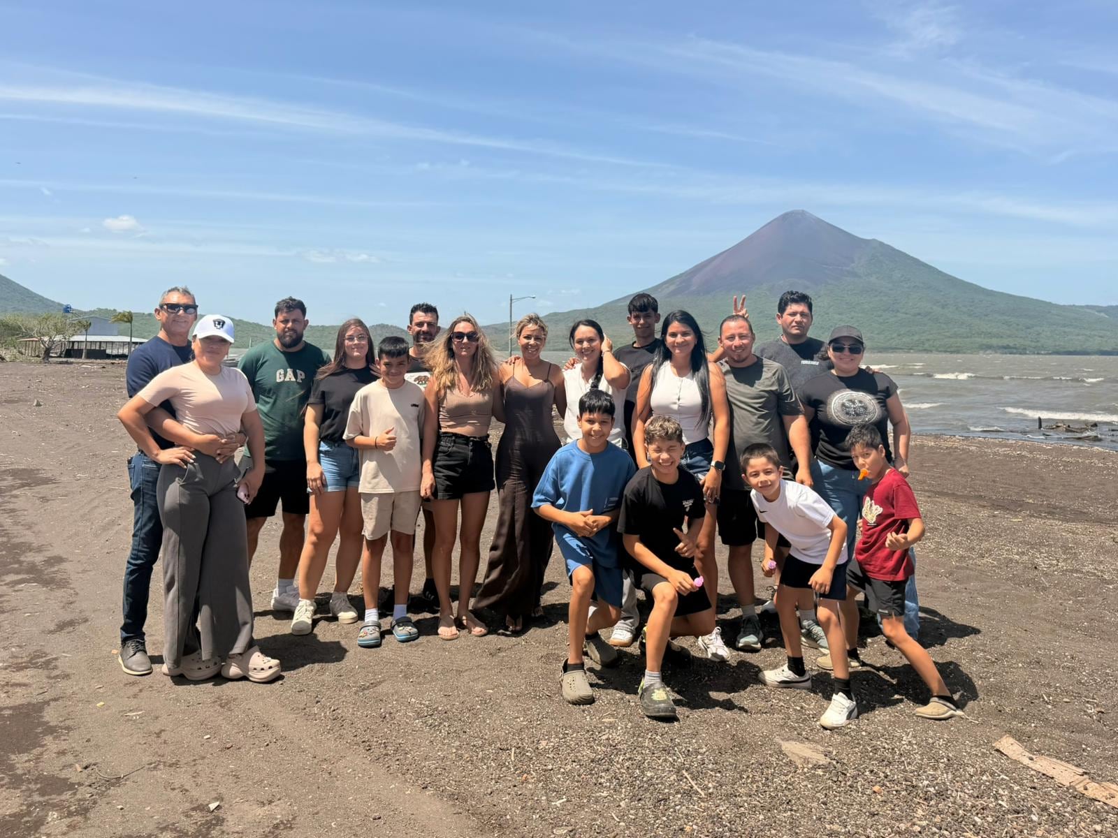 El equipo de KN1 tuvo el apoyo de familiares en Nicaragua.