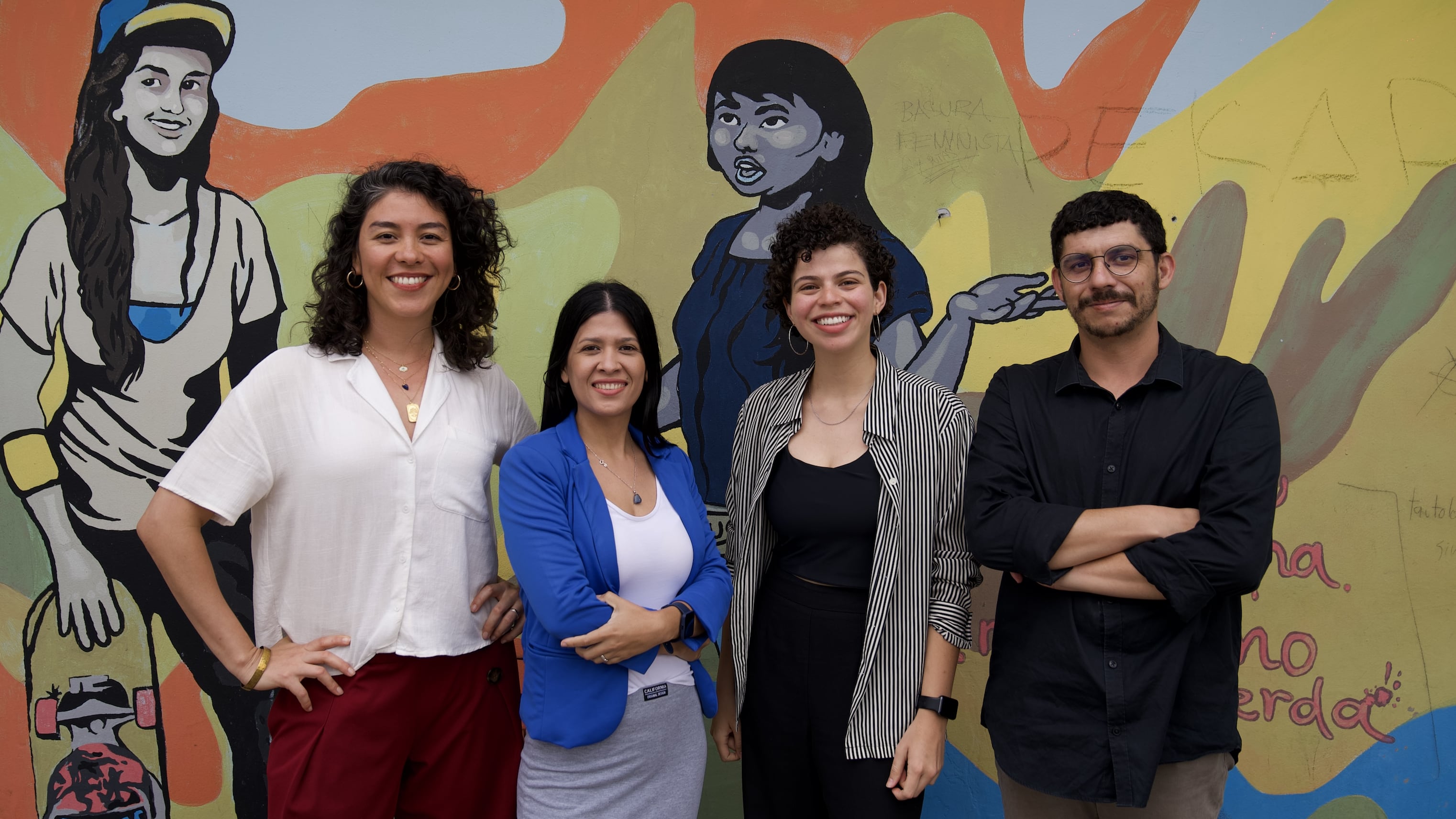 El equipo de 'Interferencia', de Radios UCR, ganó el Premio Nacional de Periodismo Pío Víquez 2025. De izquierda a derecha, los periodistas Sharon García Cavallini, Hulda Miranda Picado (directora), María Laura Molina Cordero y David Chavarría Hernández.