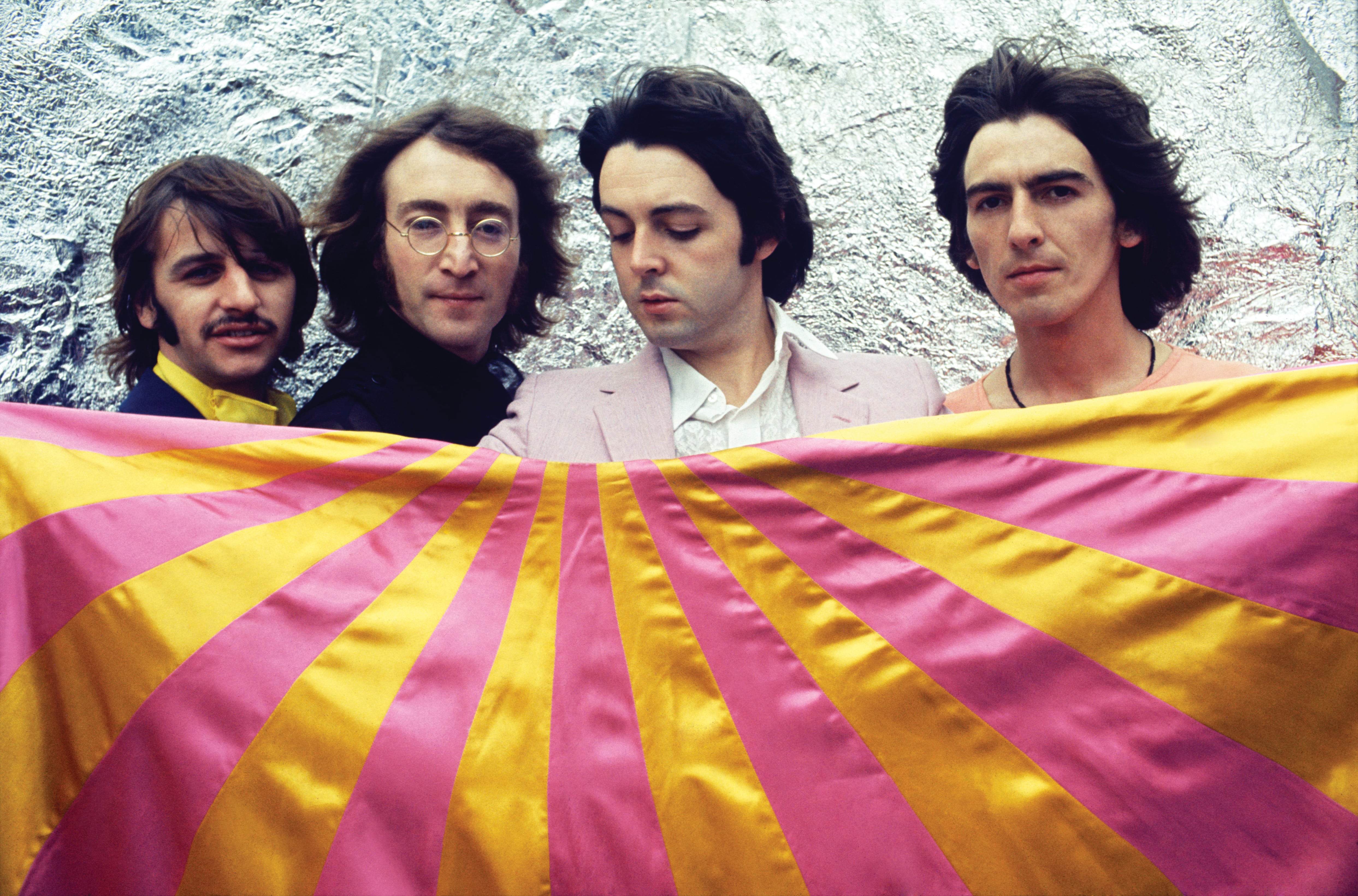 THE BEATLES 1968 - CREDIT APPLE CORPS. Imagen exclusiva de Viva hasta su publicación.