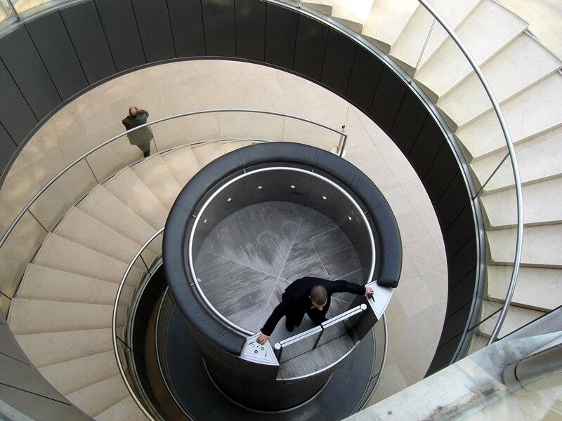 El Explicador | El nuevo edificio de la Asamblea no tiene diseño universal para personas con discapacidad