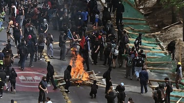 Policía y estudiantes chocan en Chile durante marcha por la educación pública