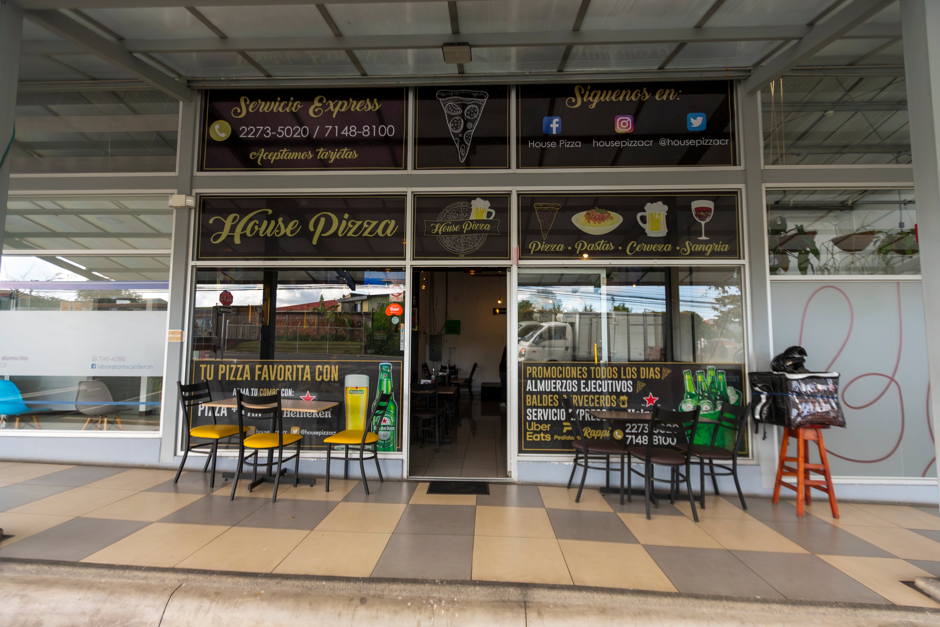 11/01/2024, San José, Granadilla Norte, entrevista al dueño de Piza House Jeffry Alvarez para la sección Tiempo Libre de La Teja.