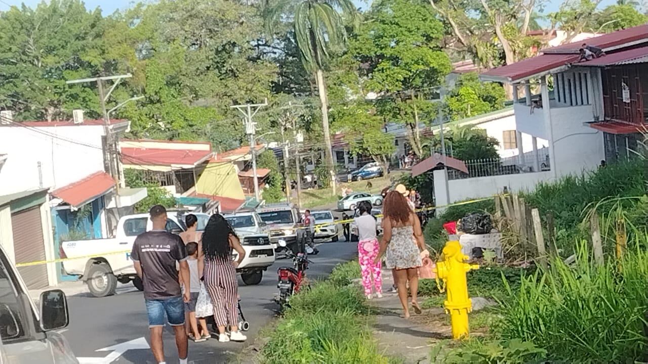Homicidio ocurrió esta tarde en barrio Terrazas del Mar, en Limón.