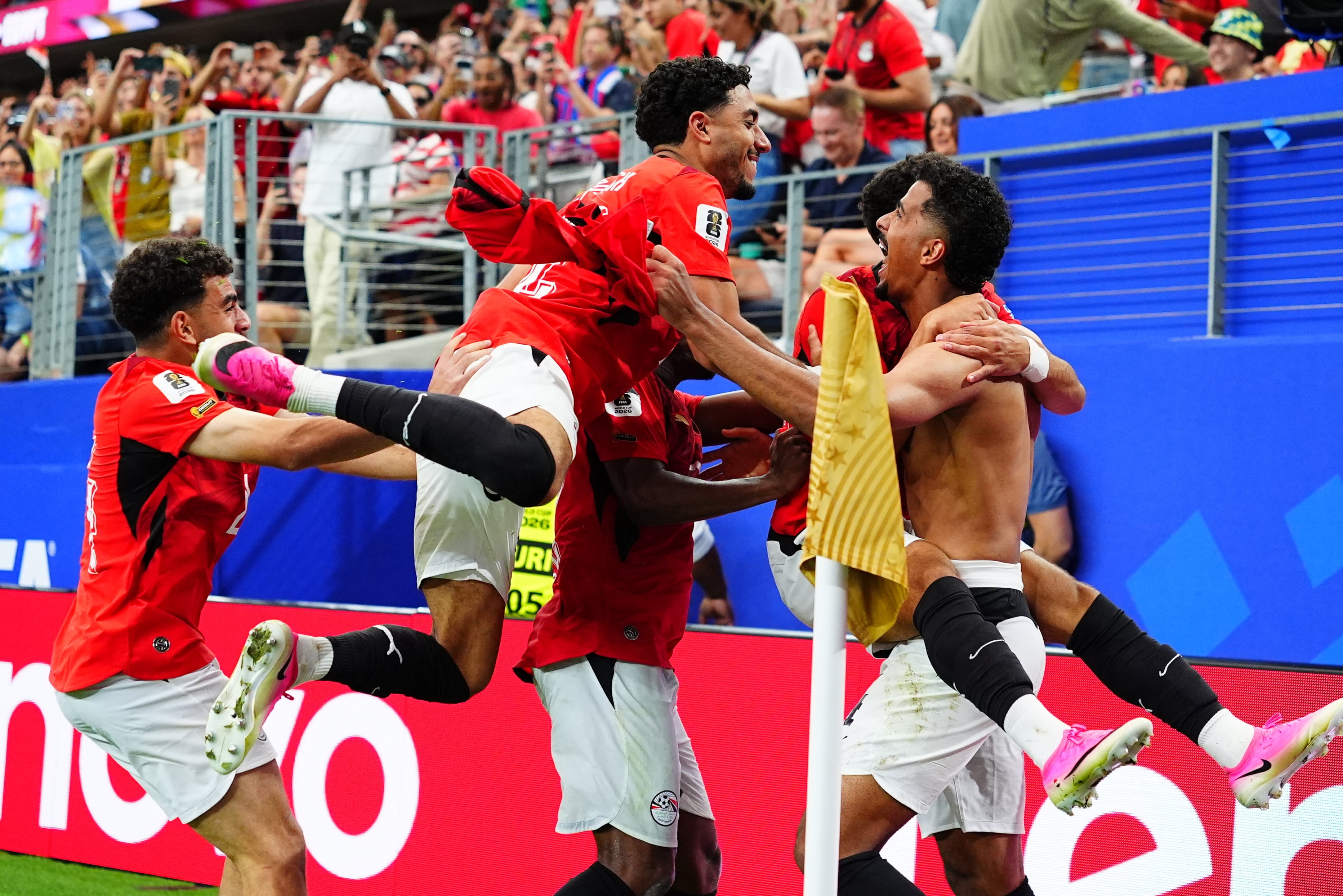 ARLINGTON, USA - JULY 03: Players of Egypt celebrate after winning at the shoot-out of the 2026 FIFA World Cup Round of 32 match between Australia and Egypt at Dallas Stadium in Arlington, Texas, United States on July 03, 2026. Evrim Aydin / Anadolu (Photo by Evrim Aydin / Anadolu via AFP)