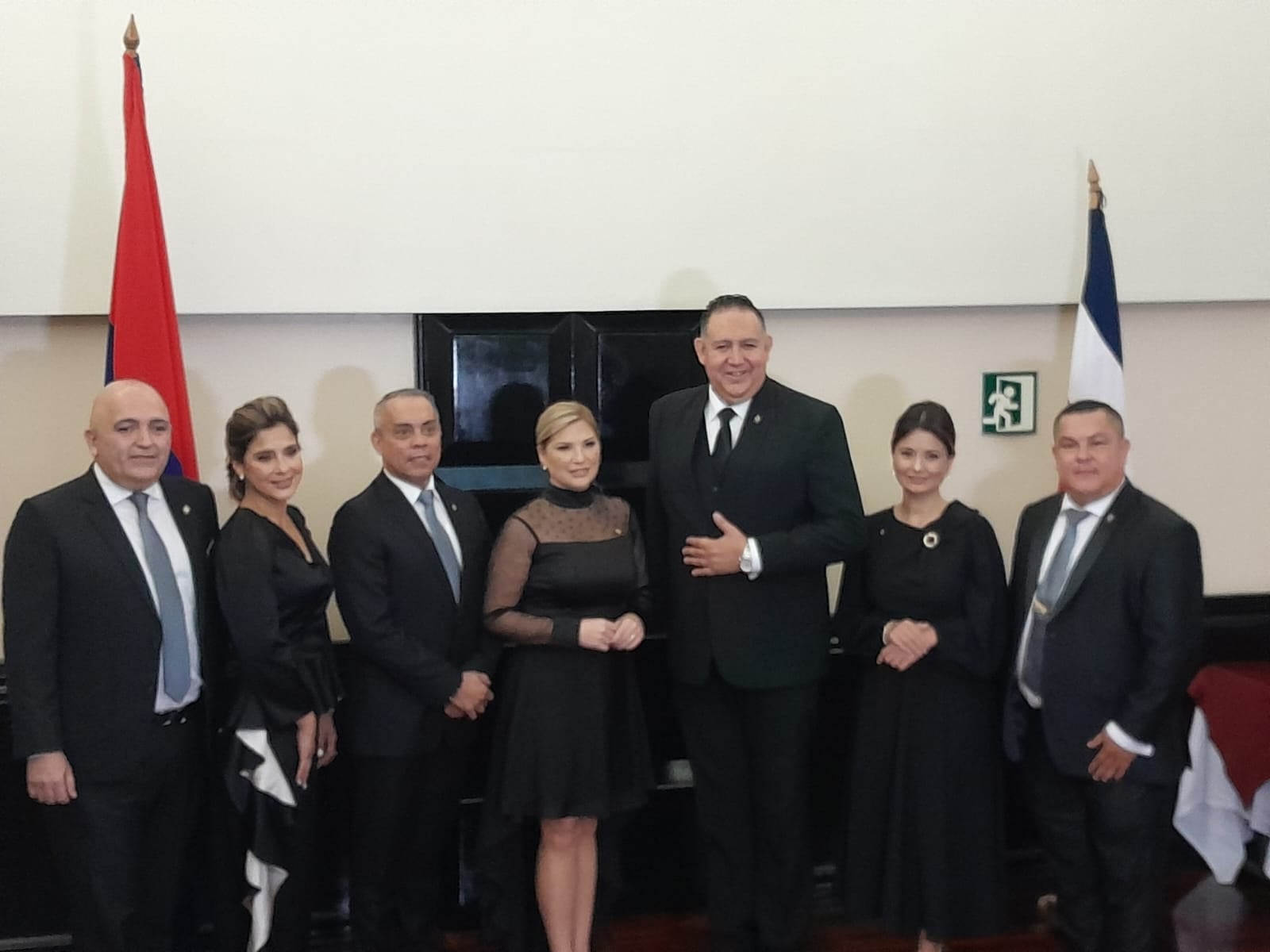 Alejandro Pacheco, Daniela Rojas, Horacio Alvarado, María Marta Carballo, Leslye Bojorges, Melina Ajoy y Carlos Andrés Robles se sentaron aparte de sus compañeros. Foto: Josué Bravo
