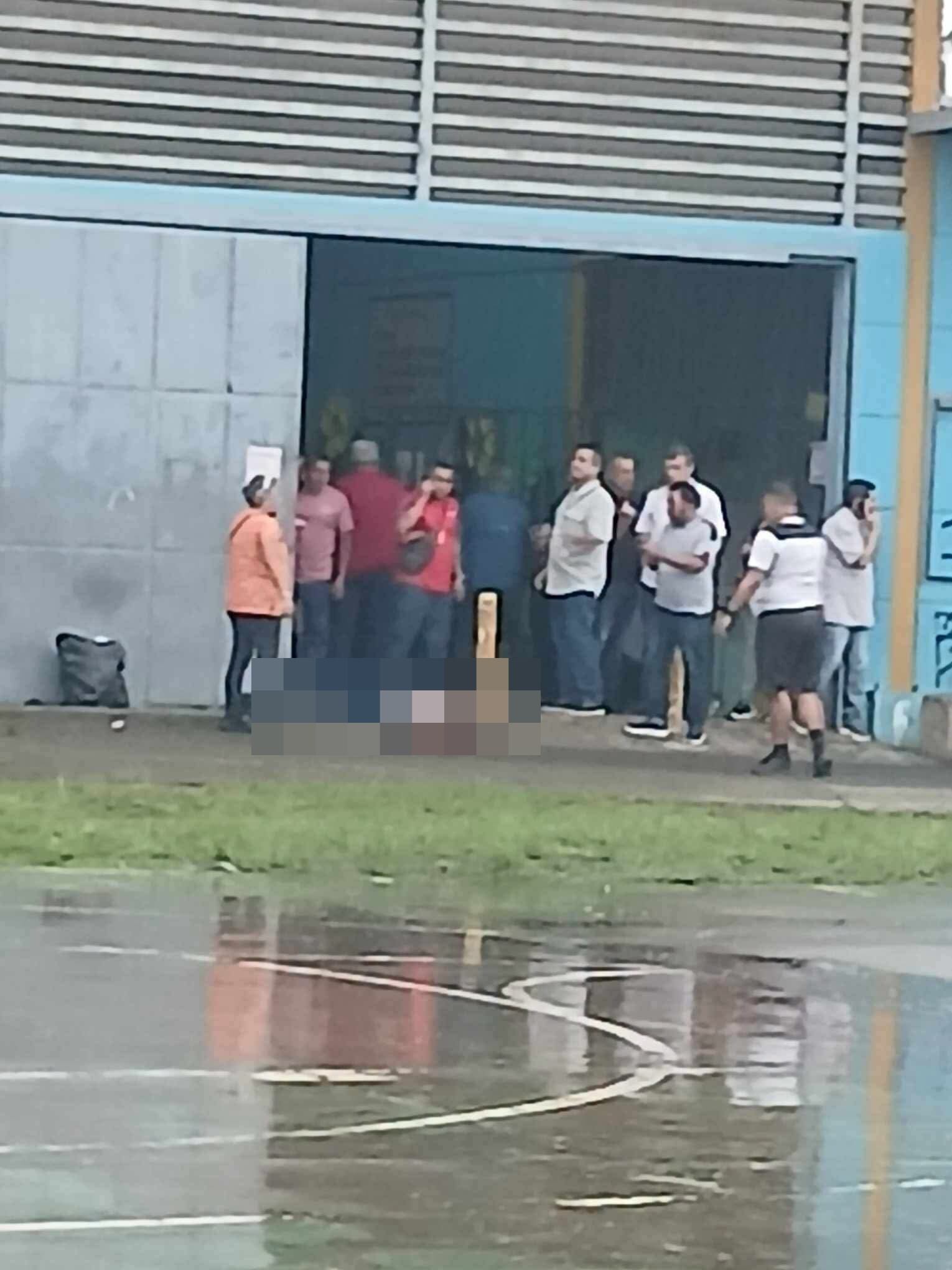 Cruz Roja atendió el incidente. La mujer falleció en el lugar.