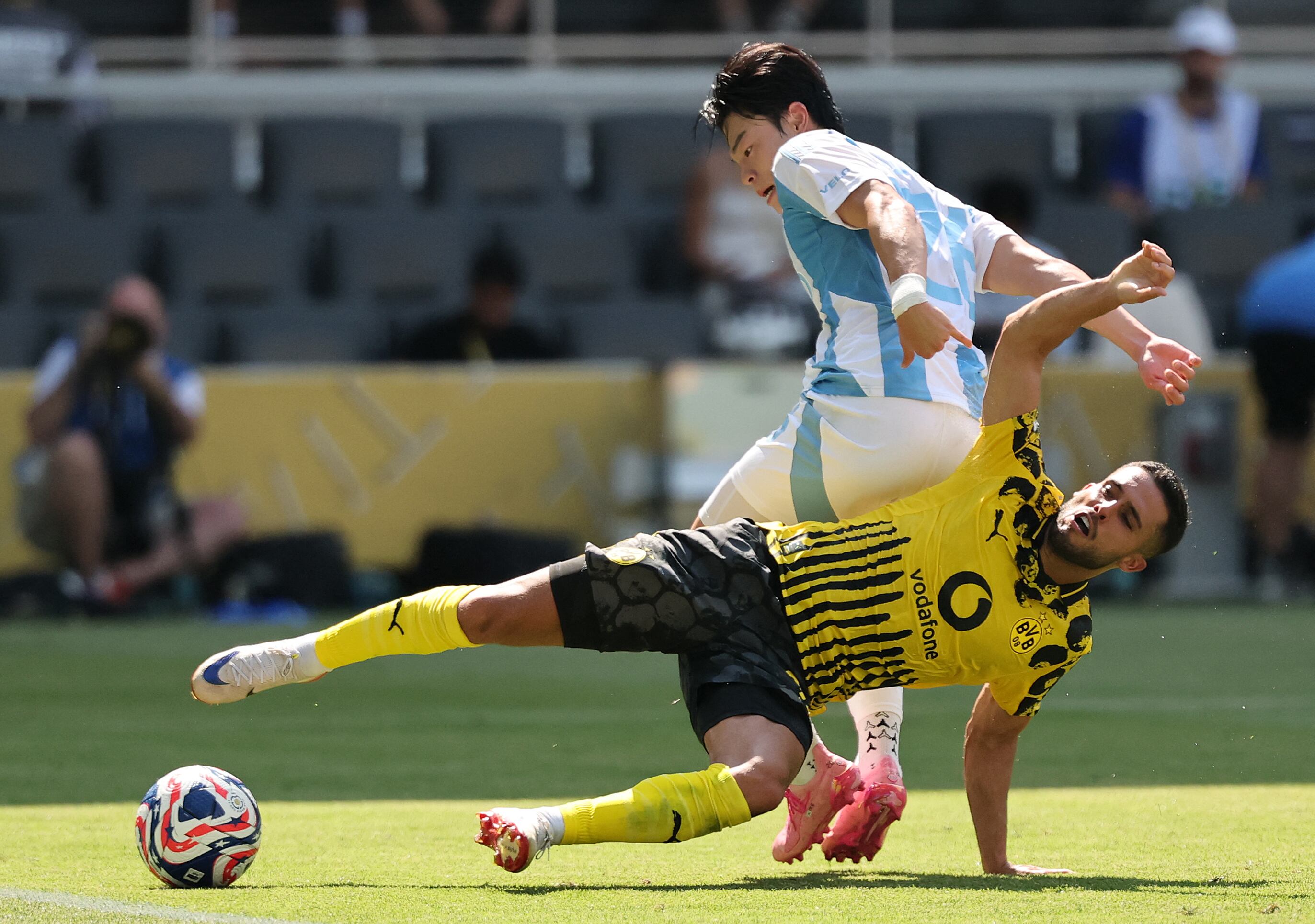 Borussia Dortmund selló su clasificación a los octavos de final al vencer 1-0 al Ulsan HD, en Cincinnati, Ohio.